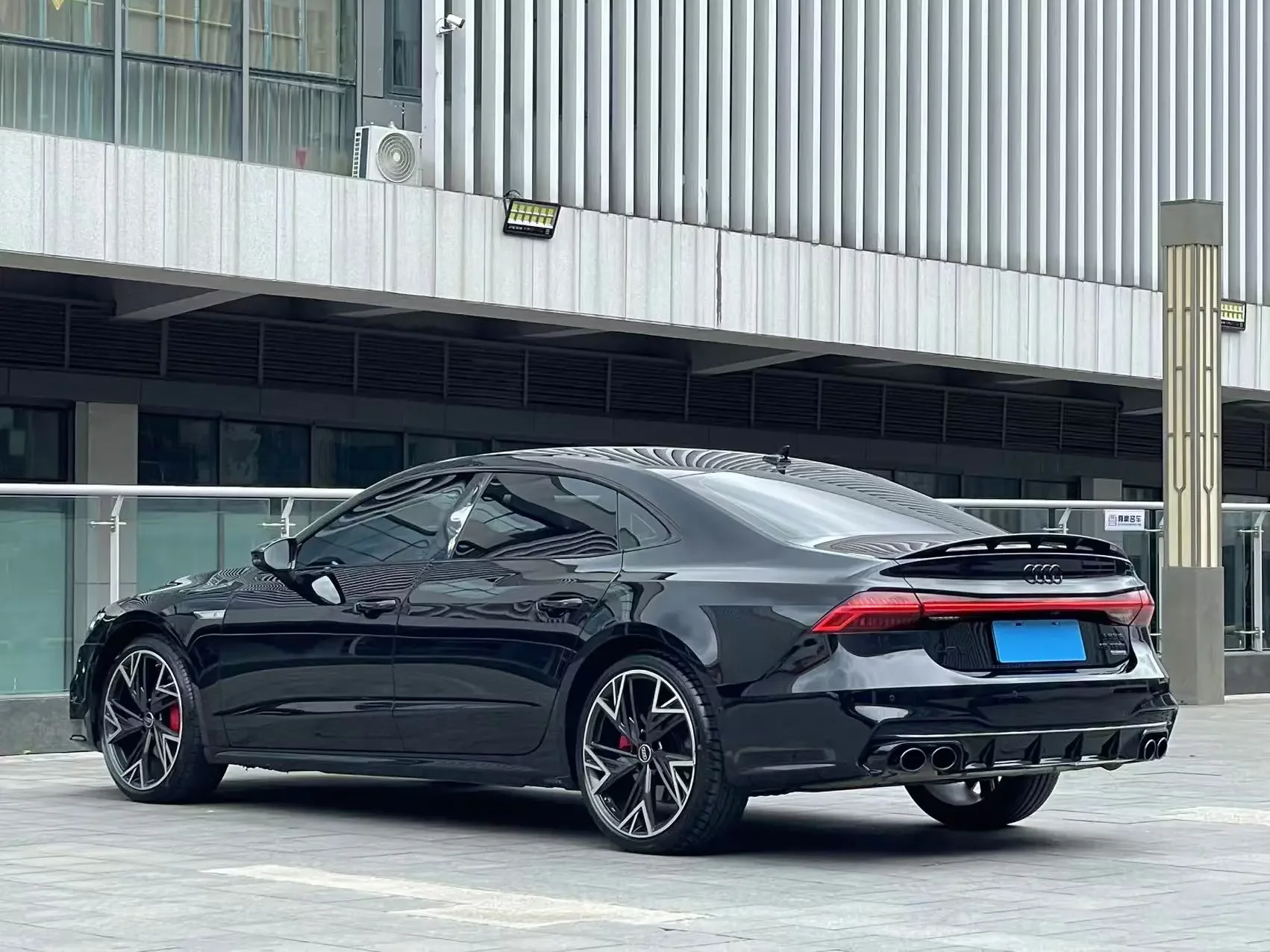 Audi A7L