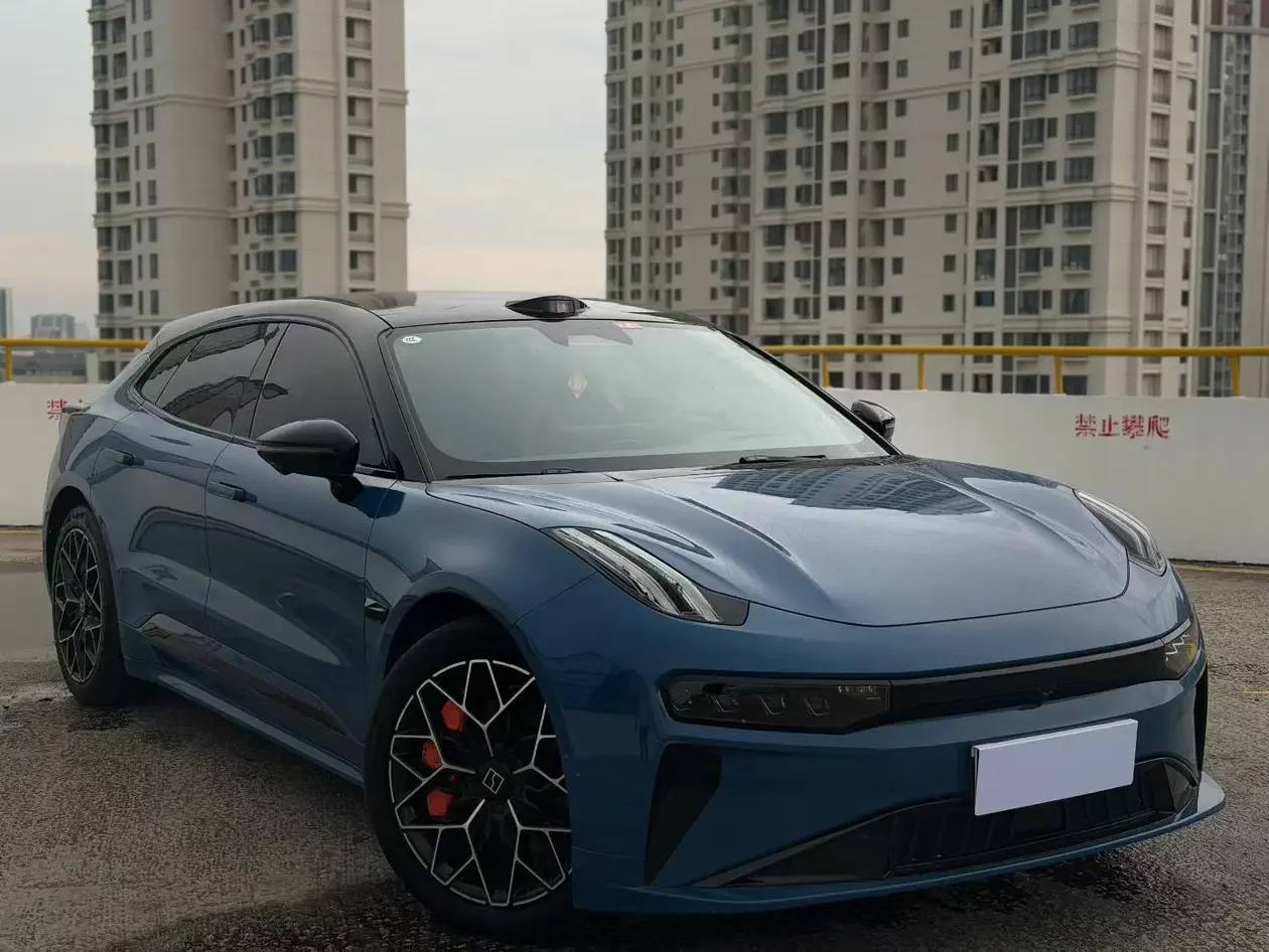 ZEEKR 001