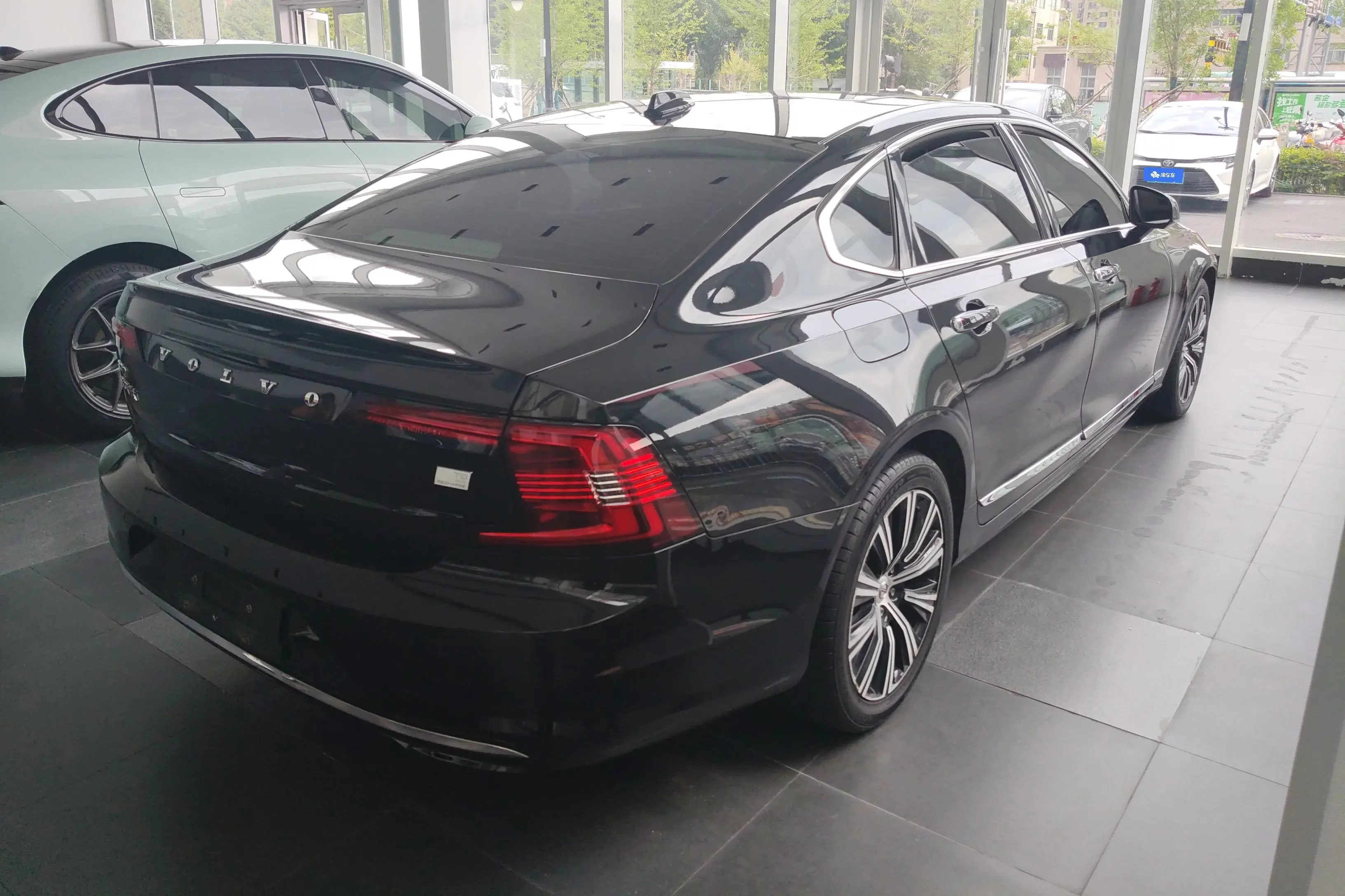 Volvo S90 PHEV