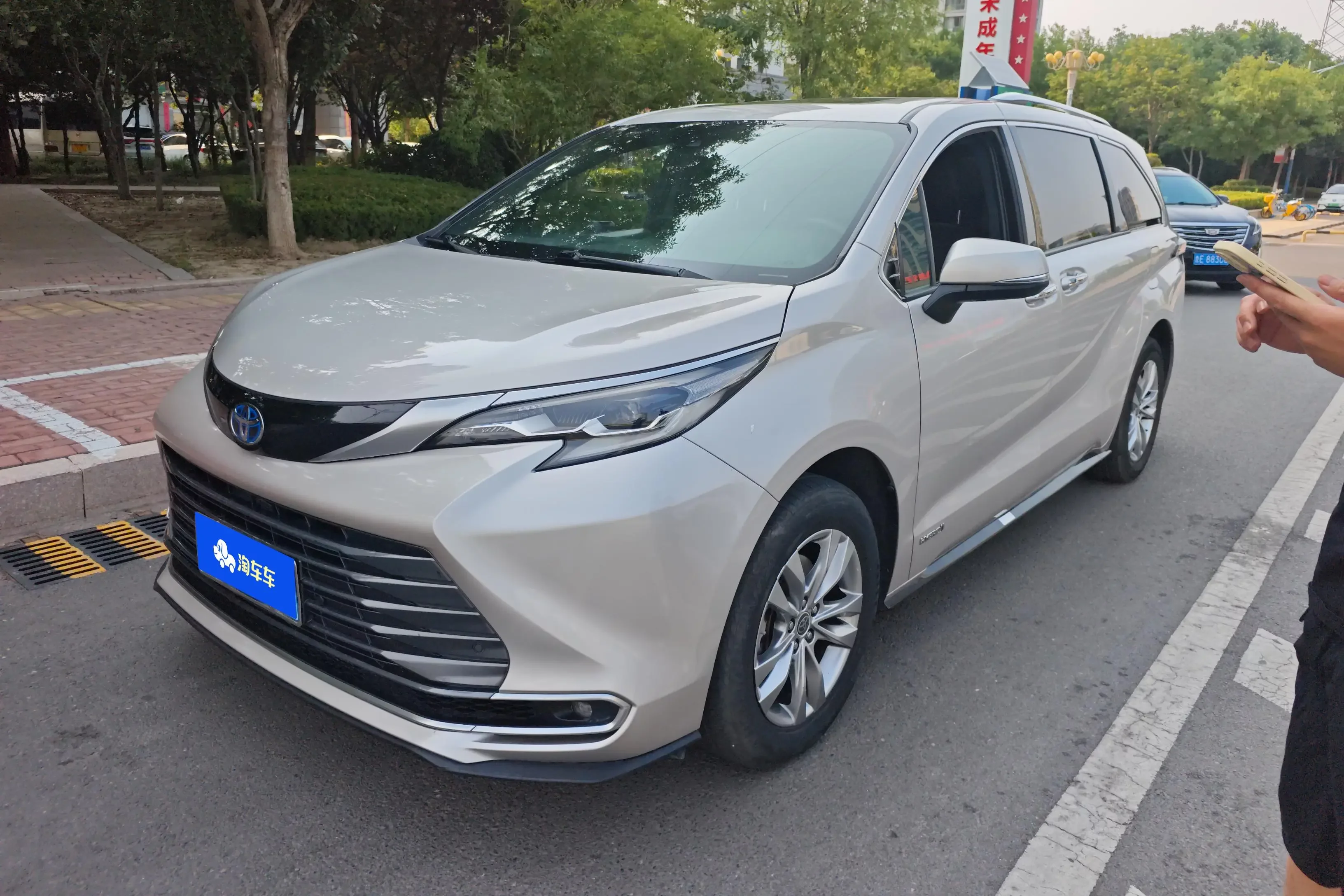 Toyota Sienna  из Китая