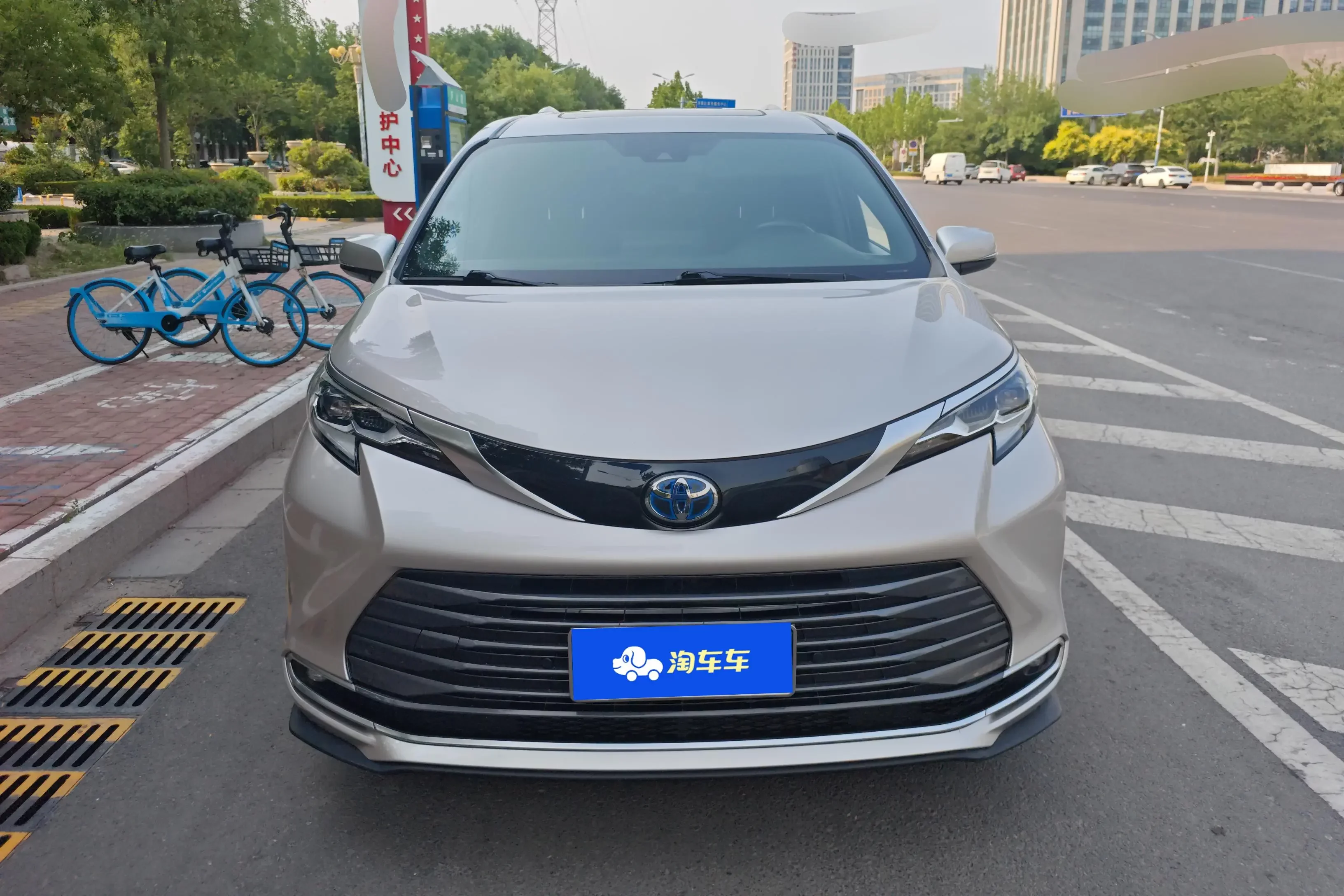 Toyota Sienna  из Китая