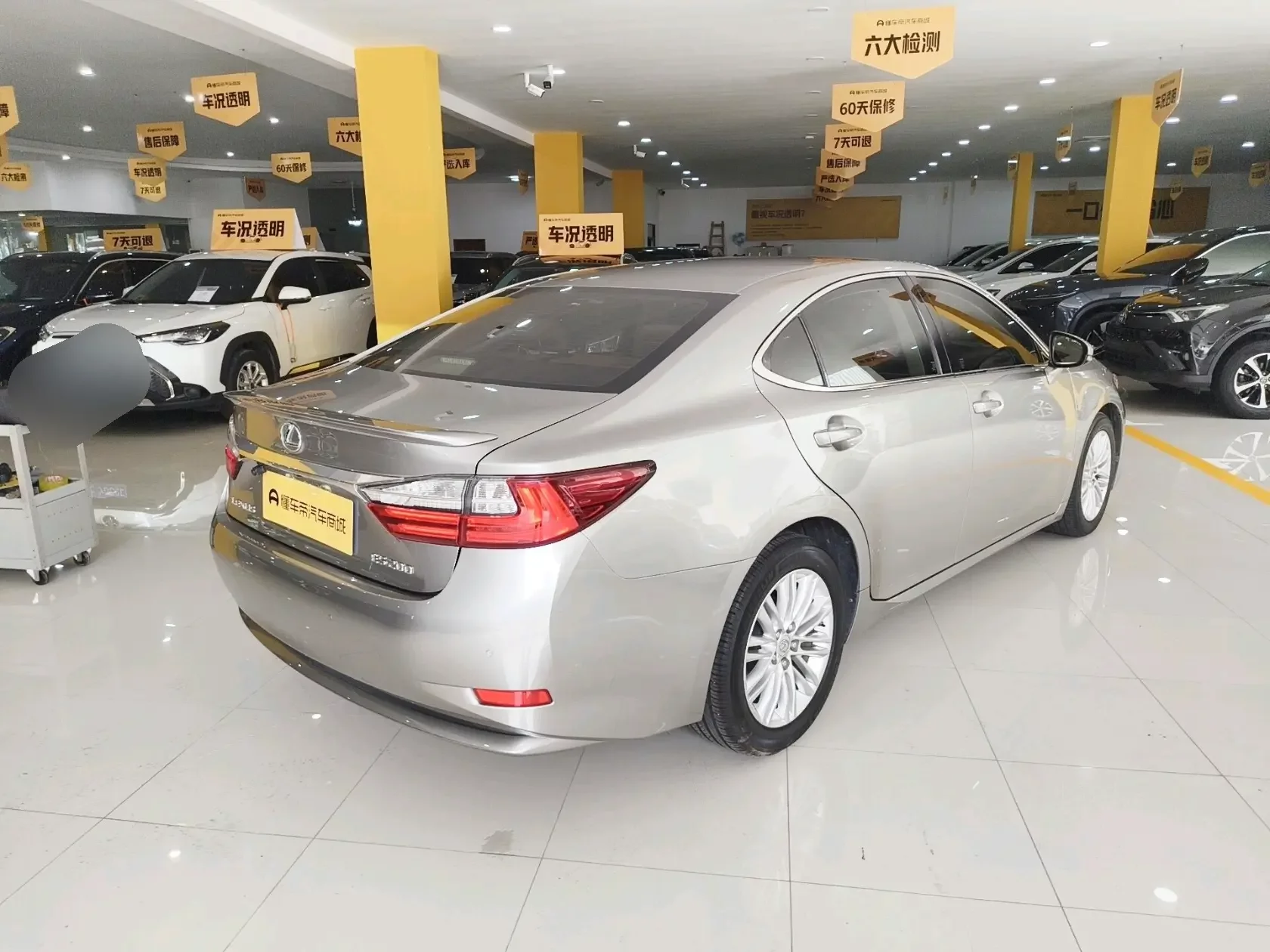 Lexus ES