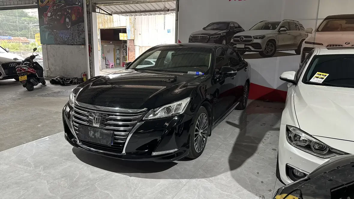 Toyota crown  из Китая