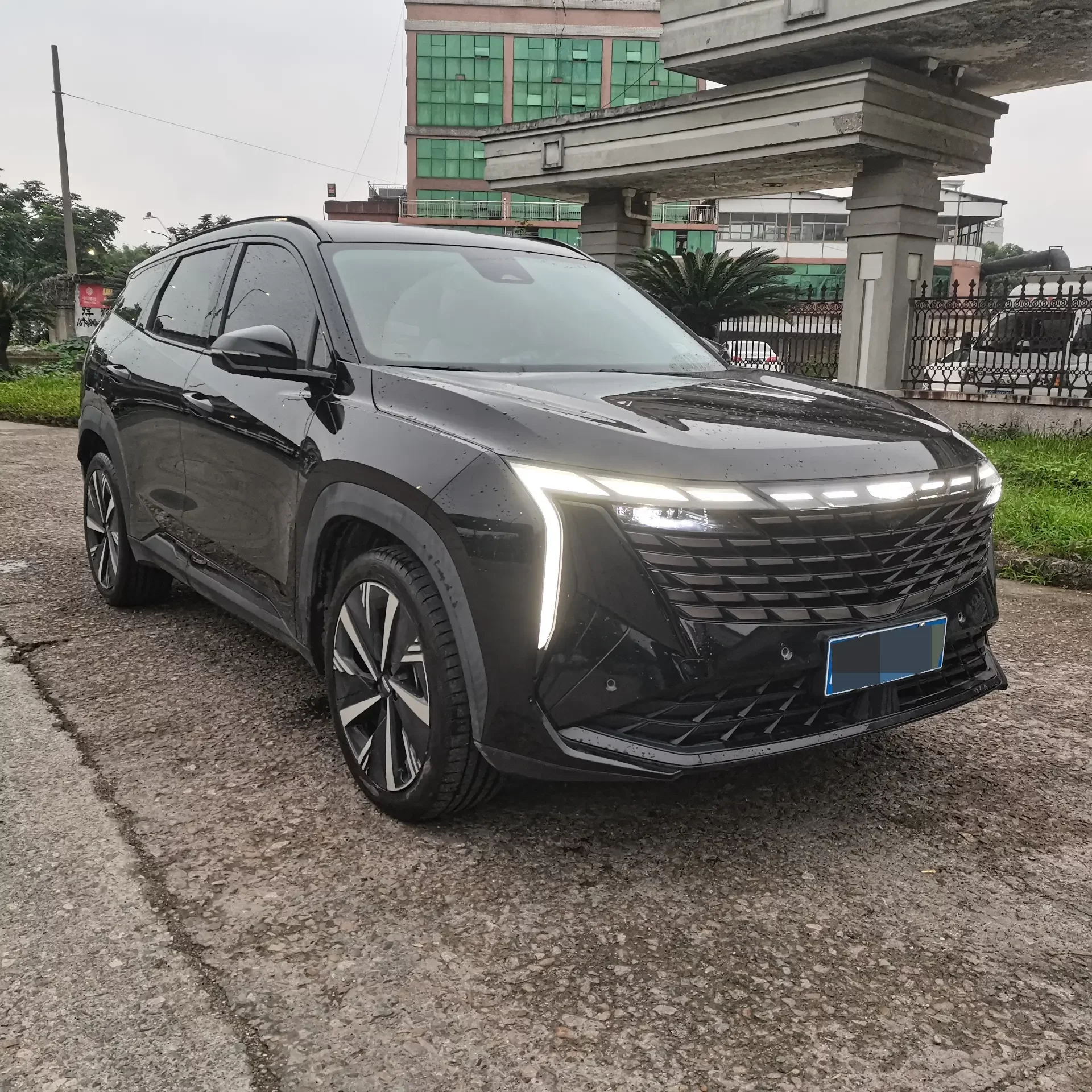 Geely Atlas L