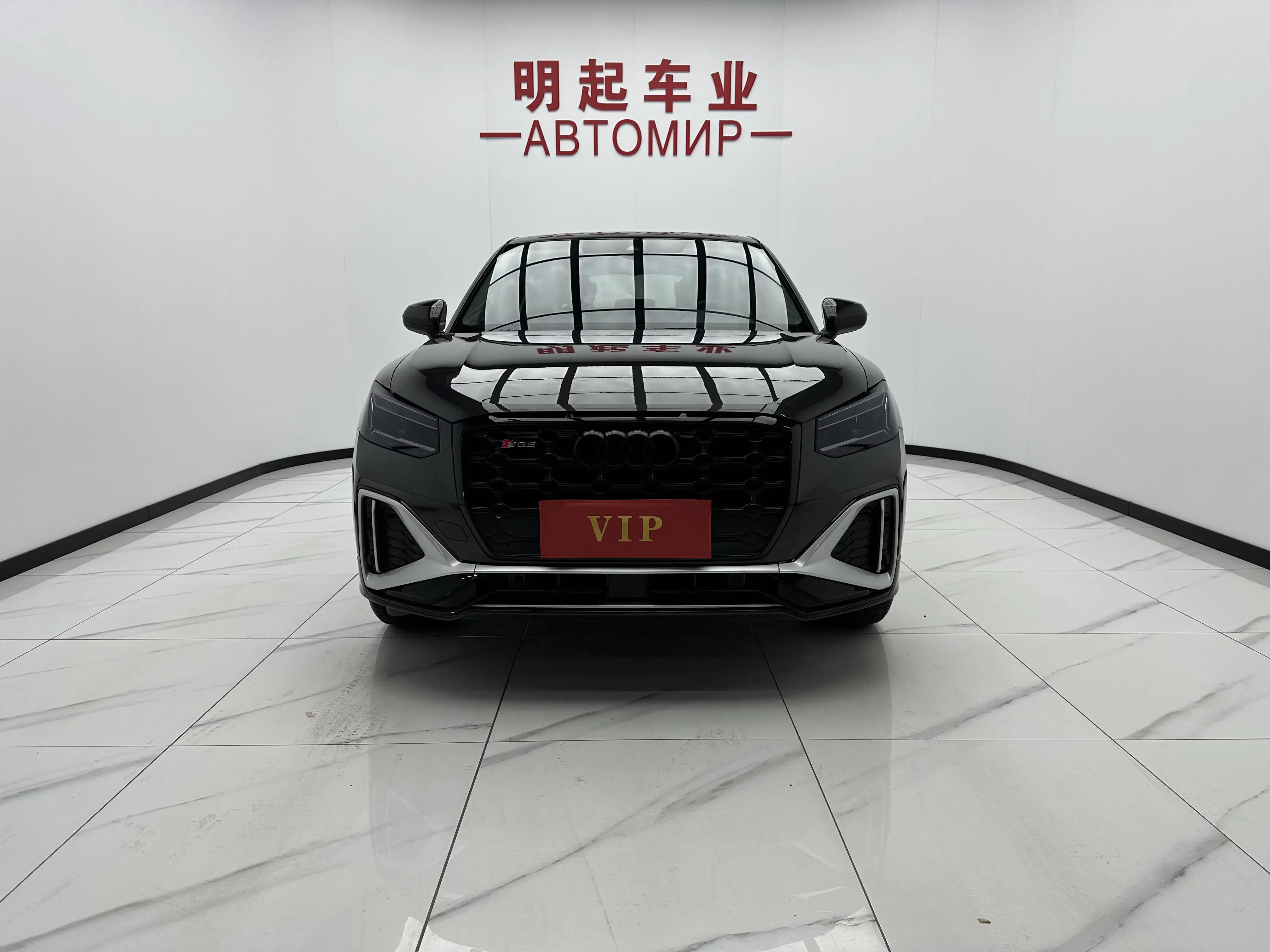 Audi Q2L