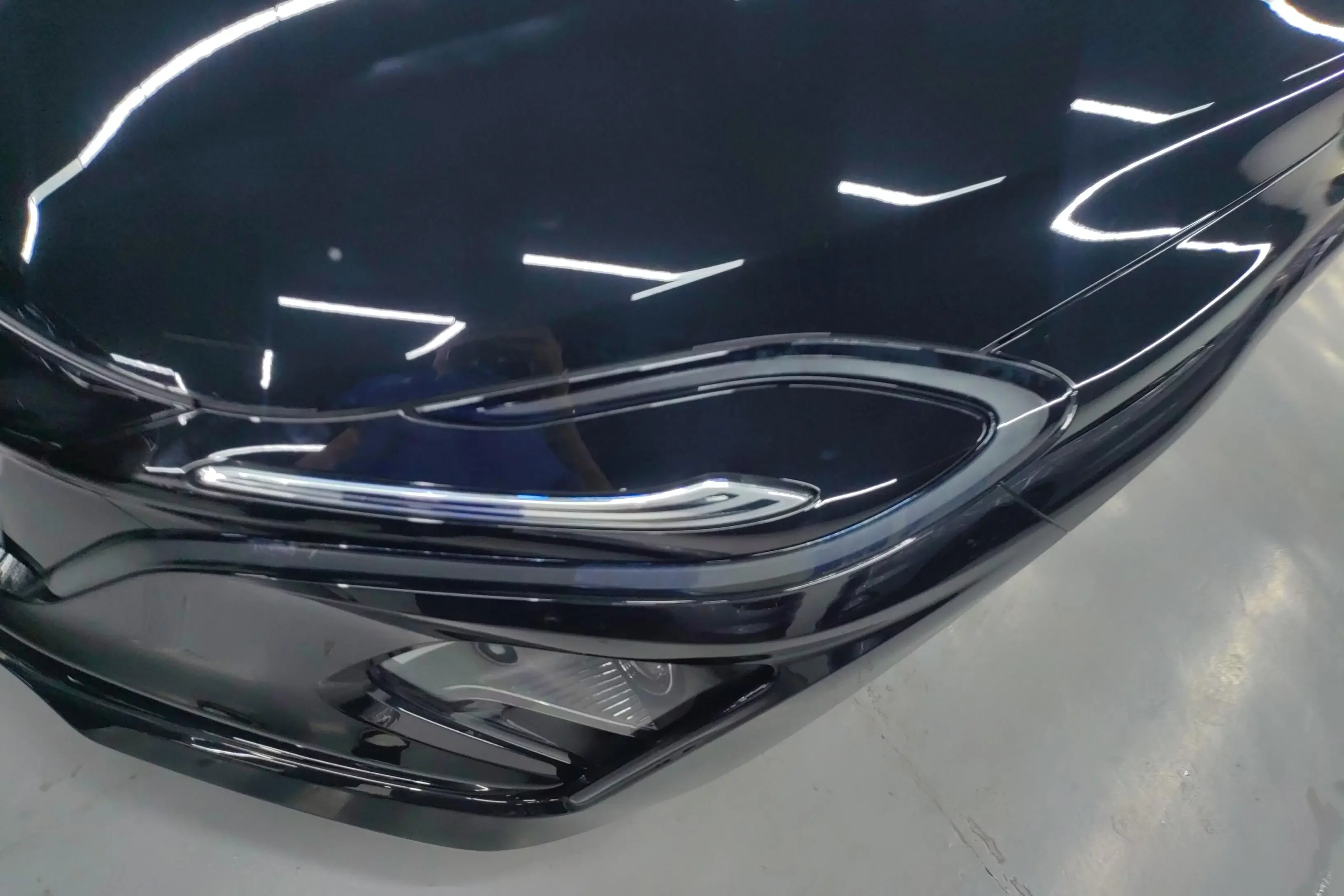 Hongqi E-QM5