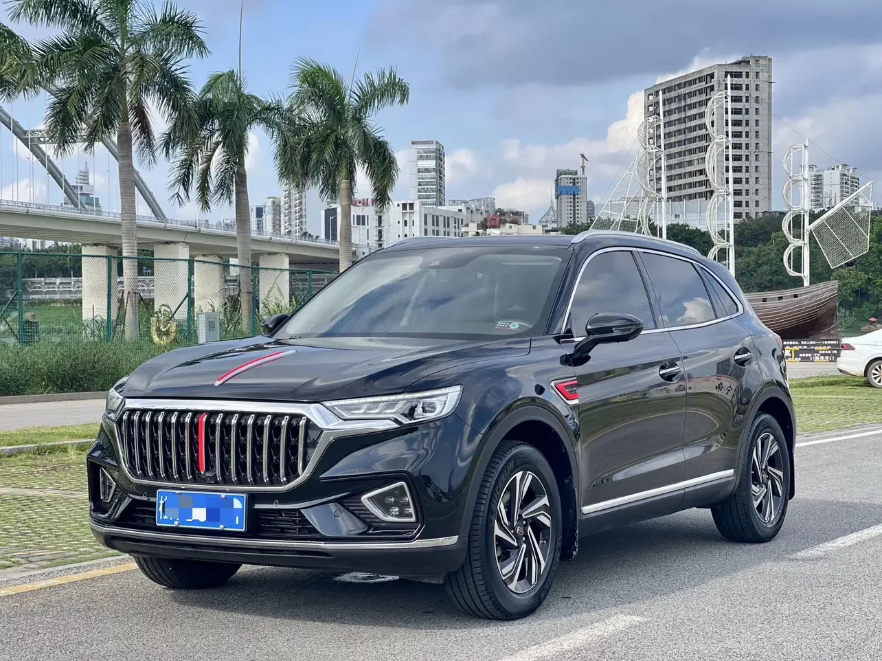 Hongqi HS5  из Китая
