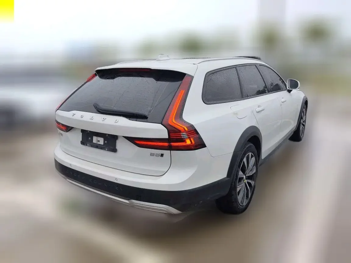 Volvo V90