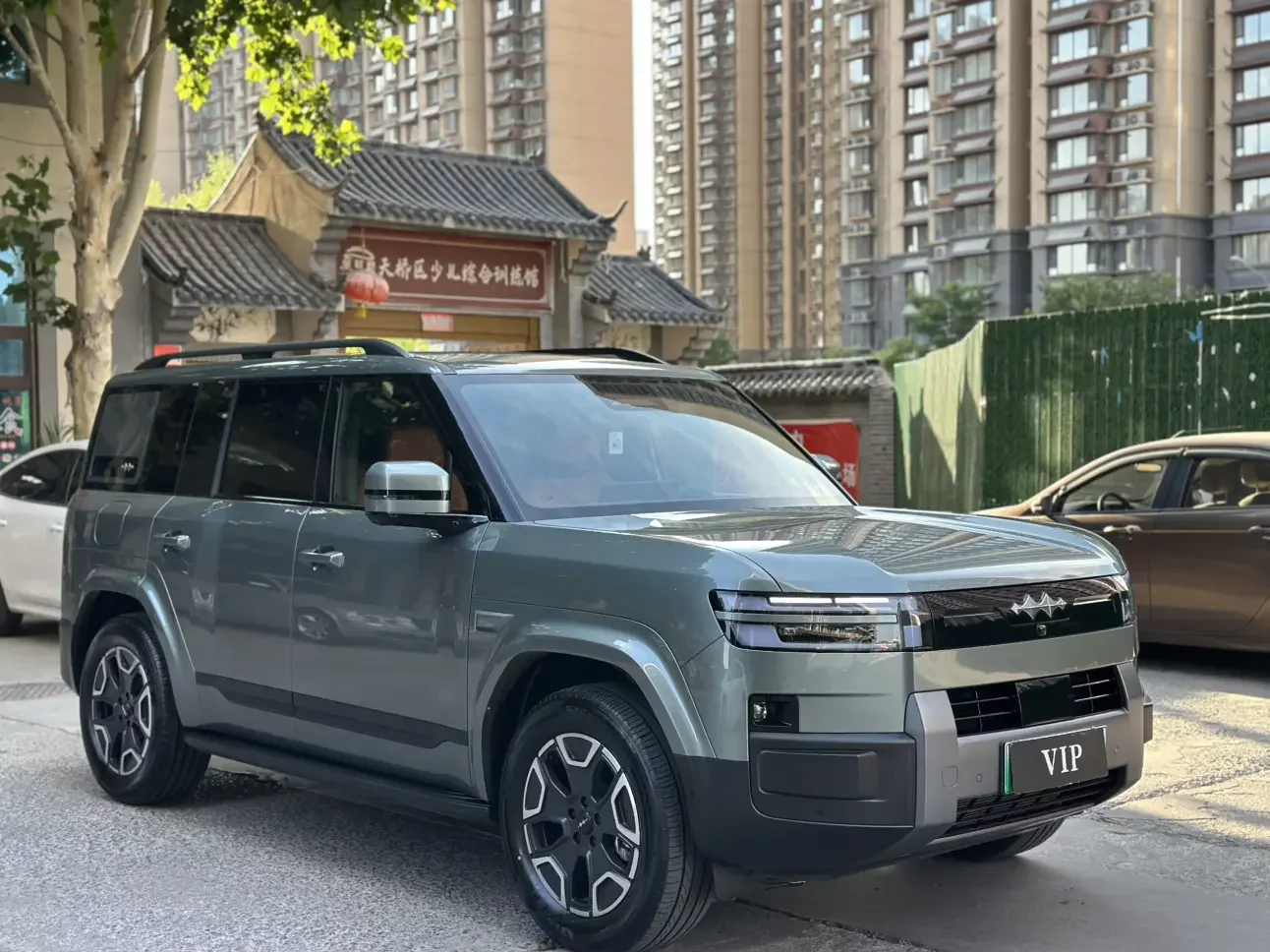 BYD Leopard Titanium 7 PHEV