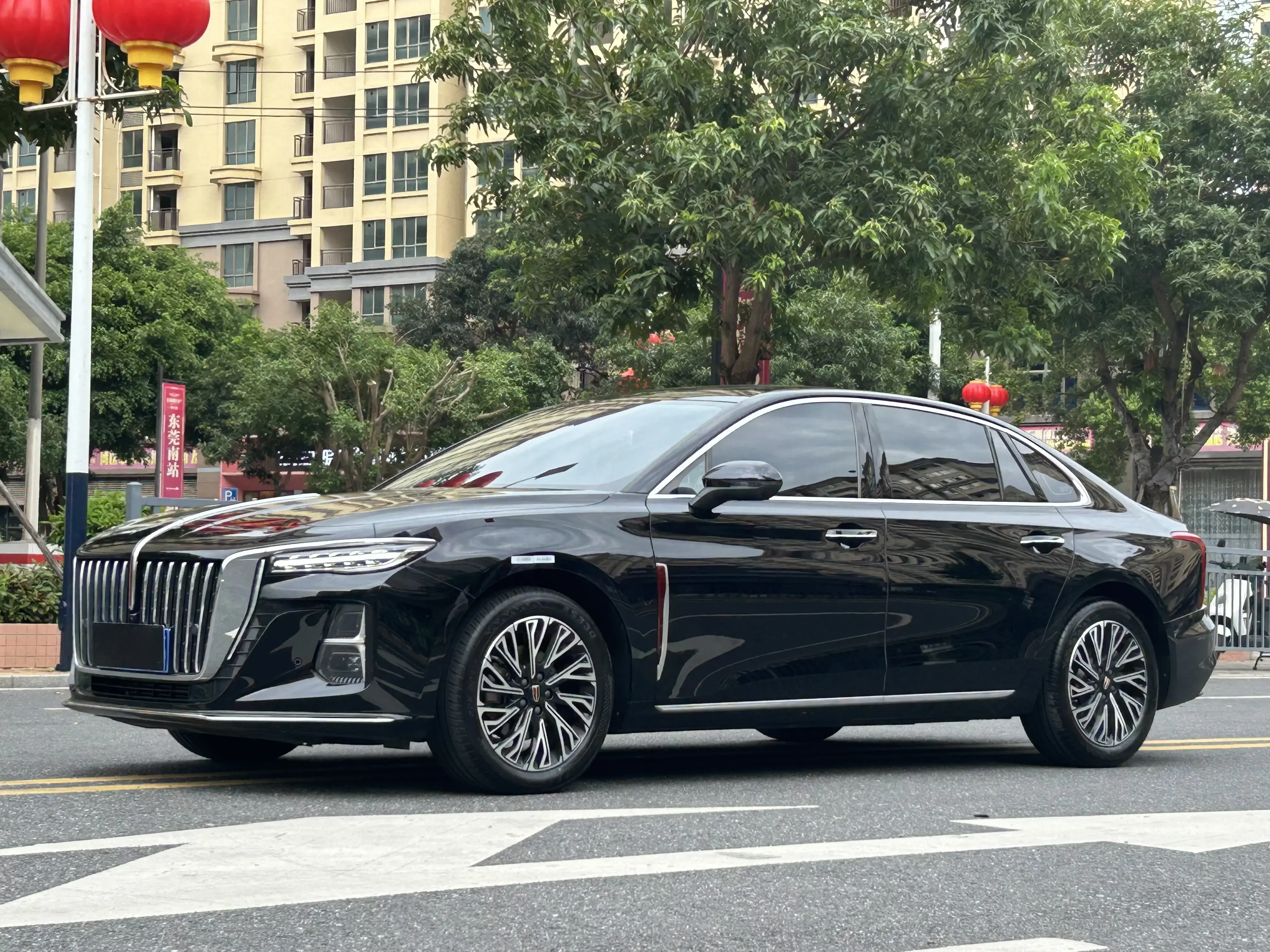 Hongqi H5