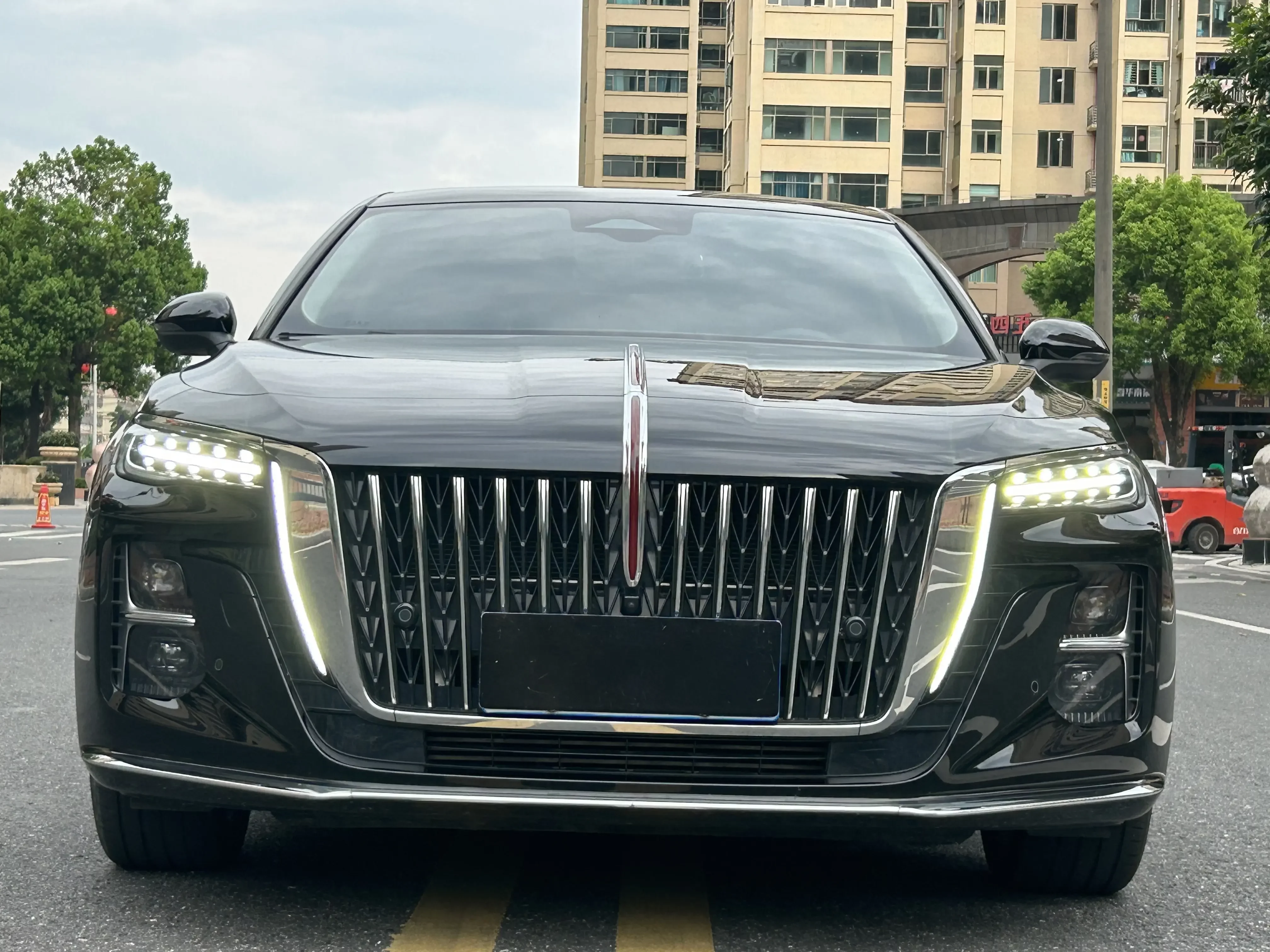 Hongqi H5