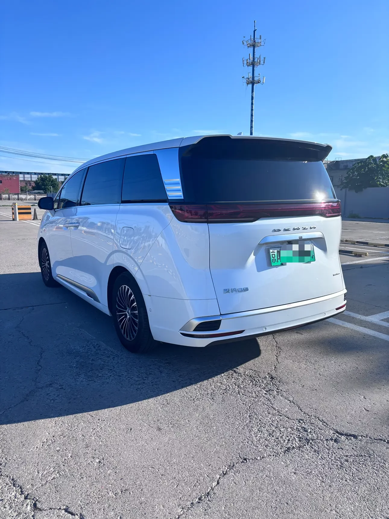 Denza D9 DM