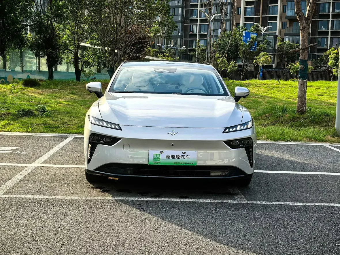 Dongfeng Yipai 007  из Китая