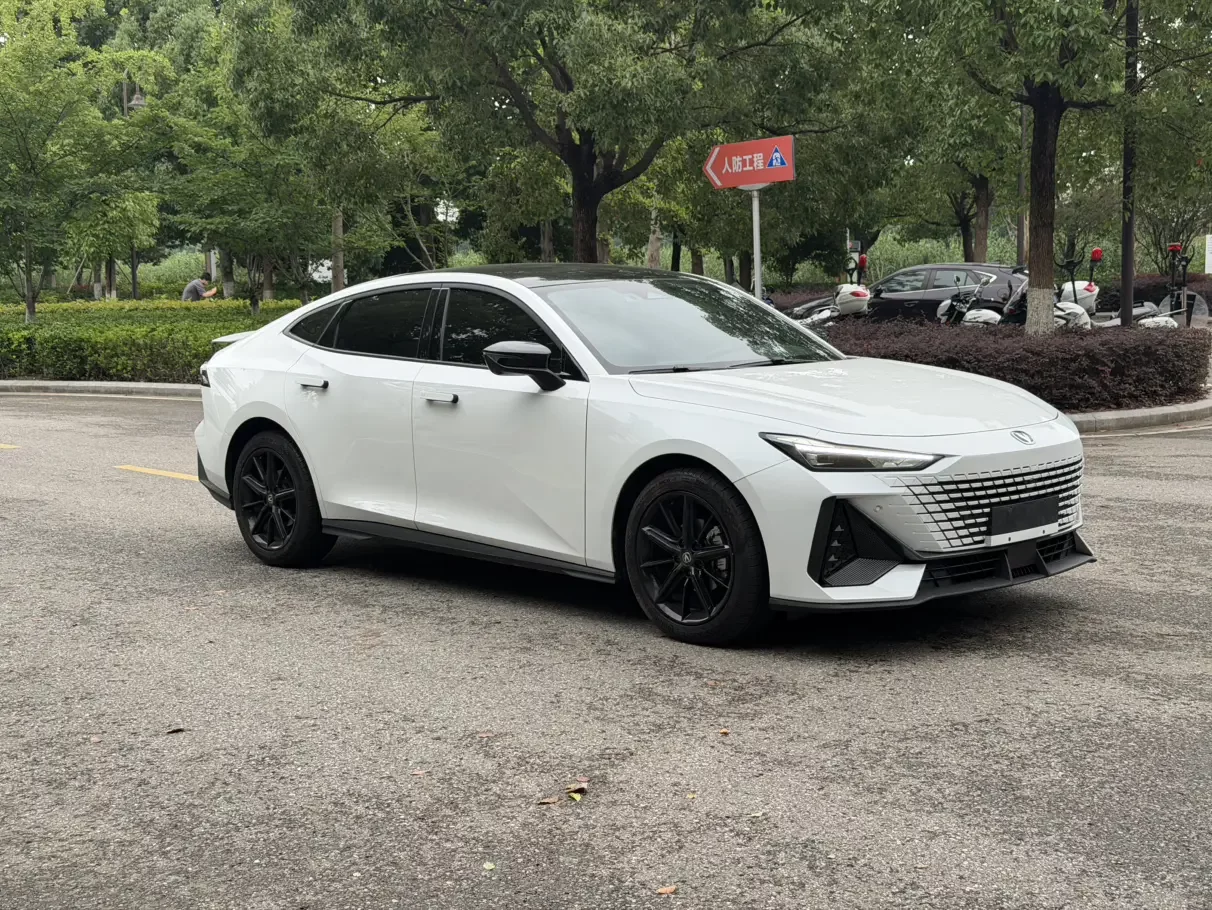 Changan UNI-V