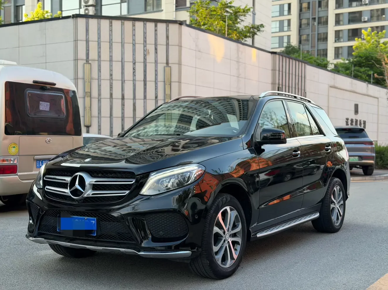 Mercedes-Benz GLE (Imported)