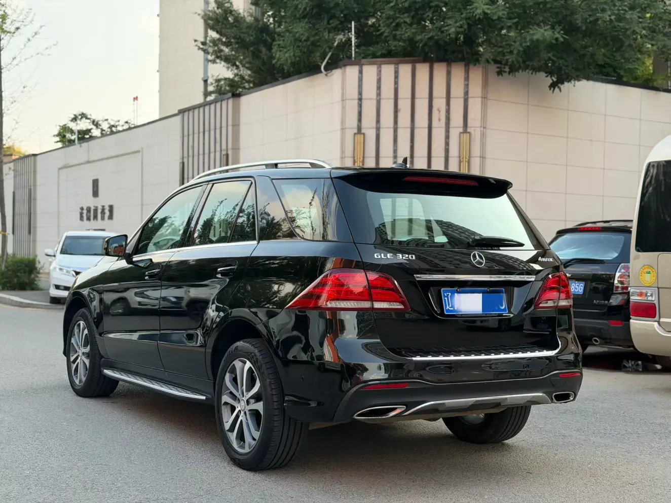 Mercedes-Benz GLE (Imported)