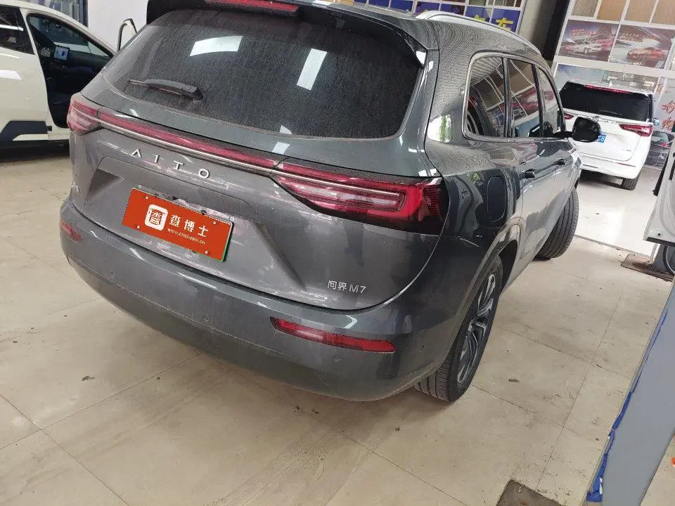 AITO M7