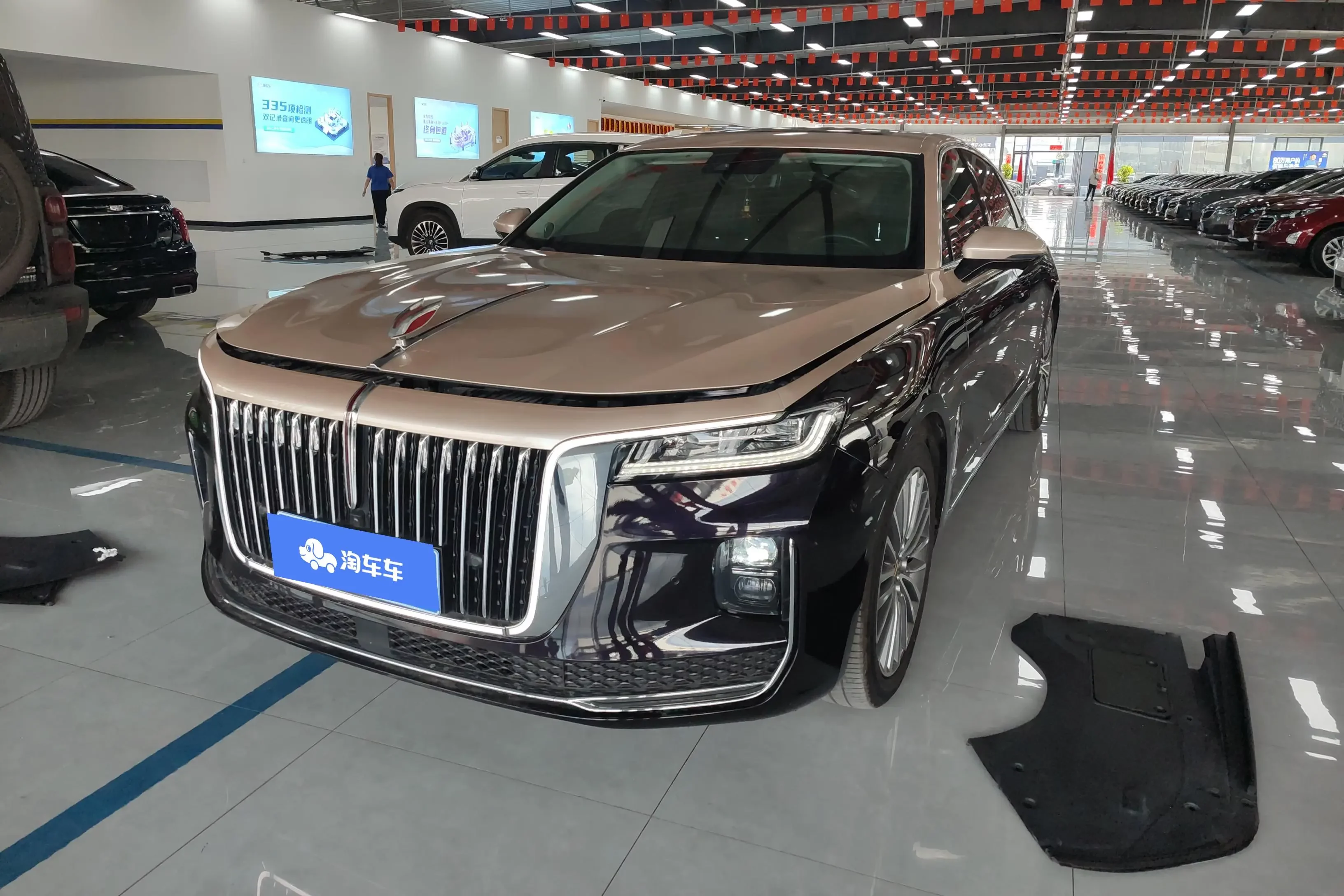 Hongqi H9  из Китая