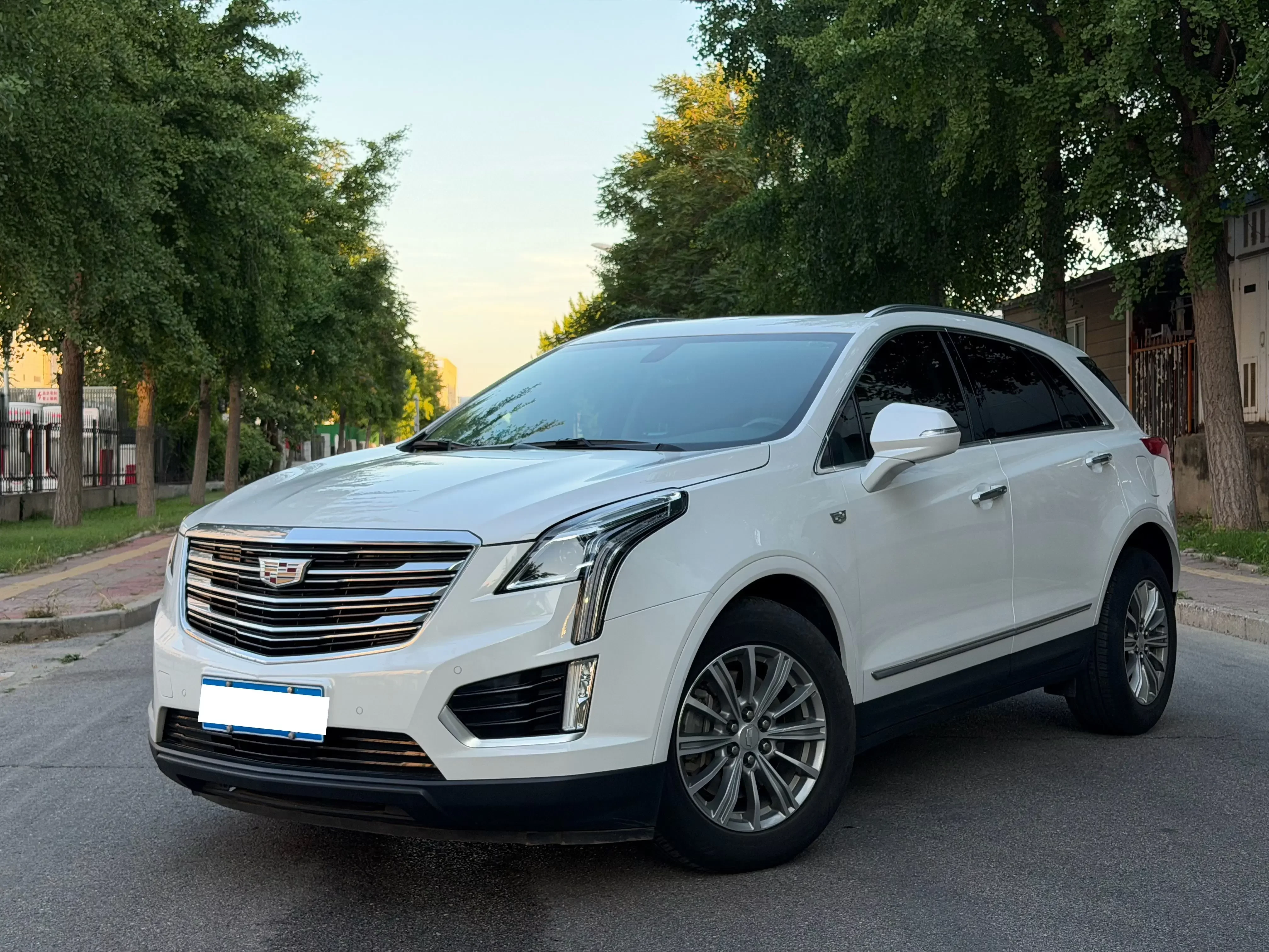 Cadillac XT5  из Китая