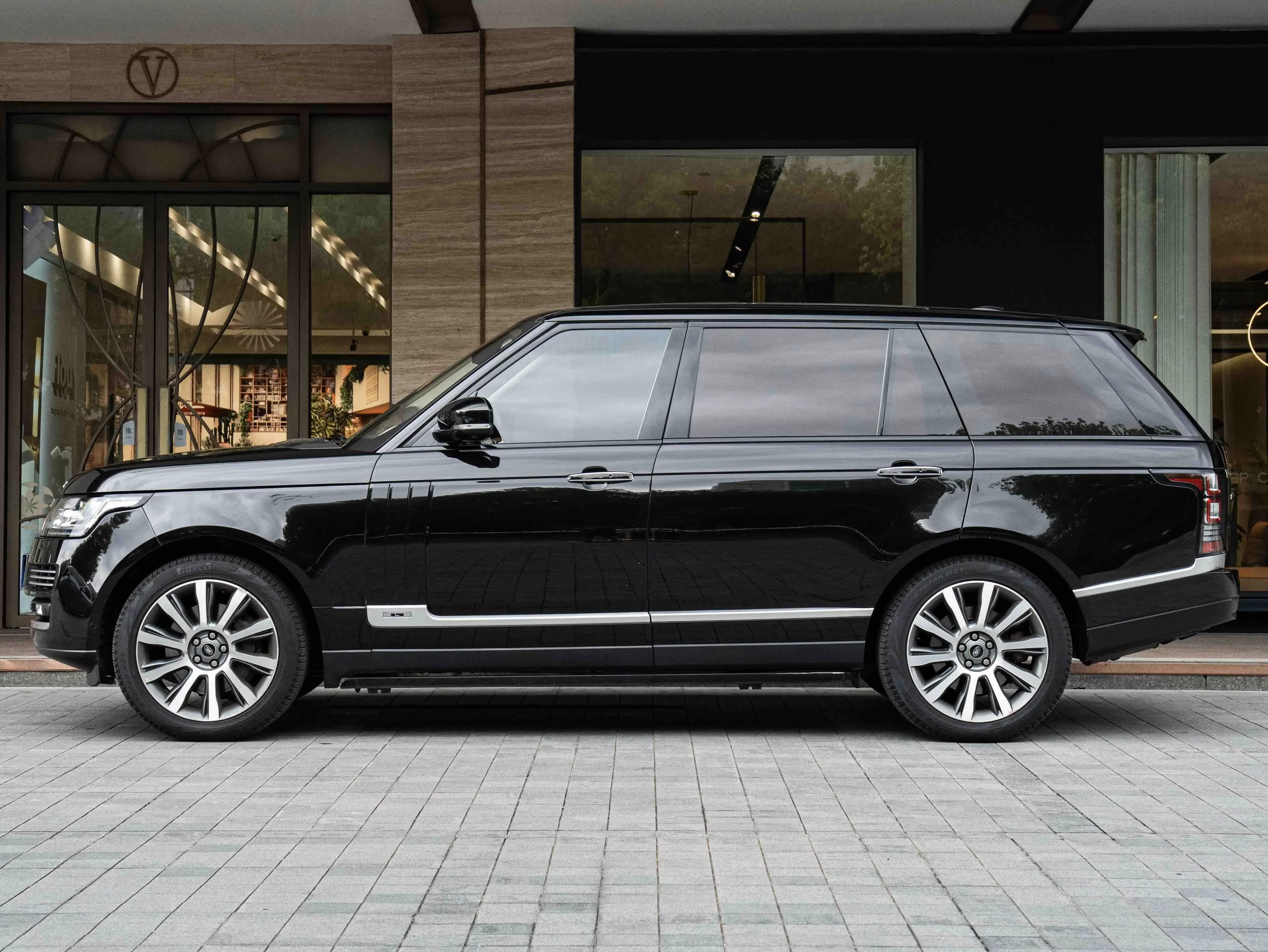 Land Rover range rover