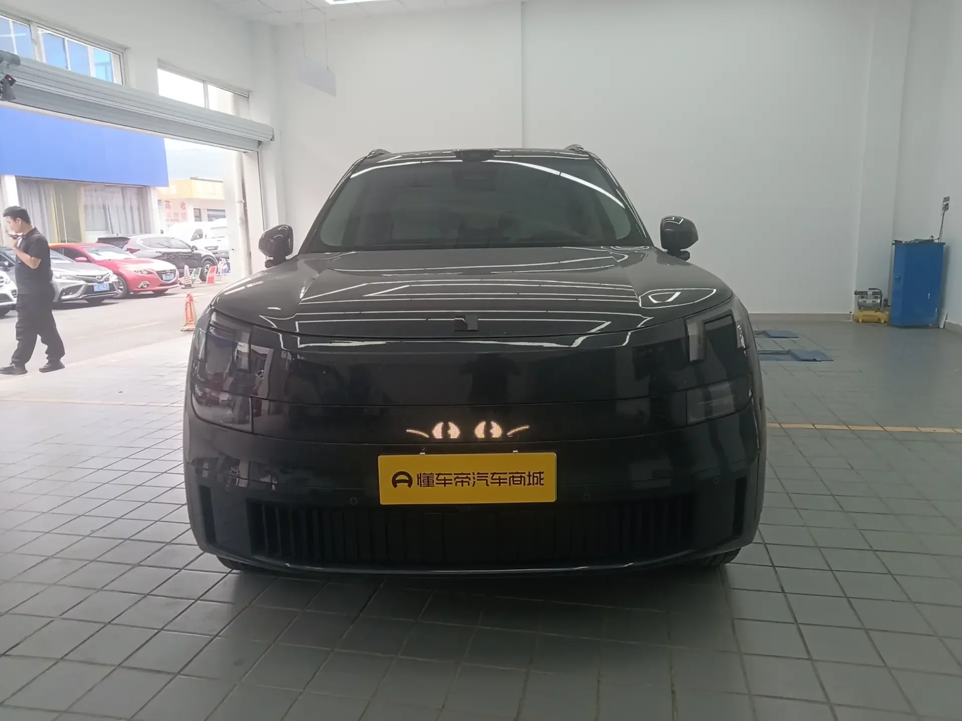 Lynk & Co 900