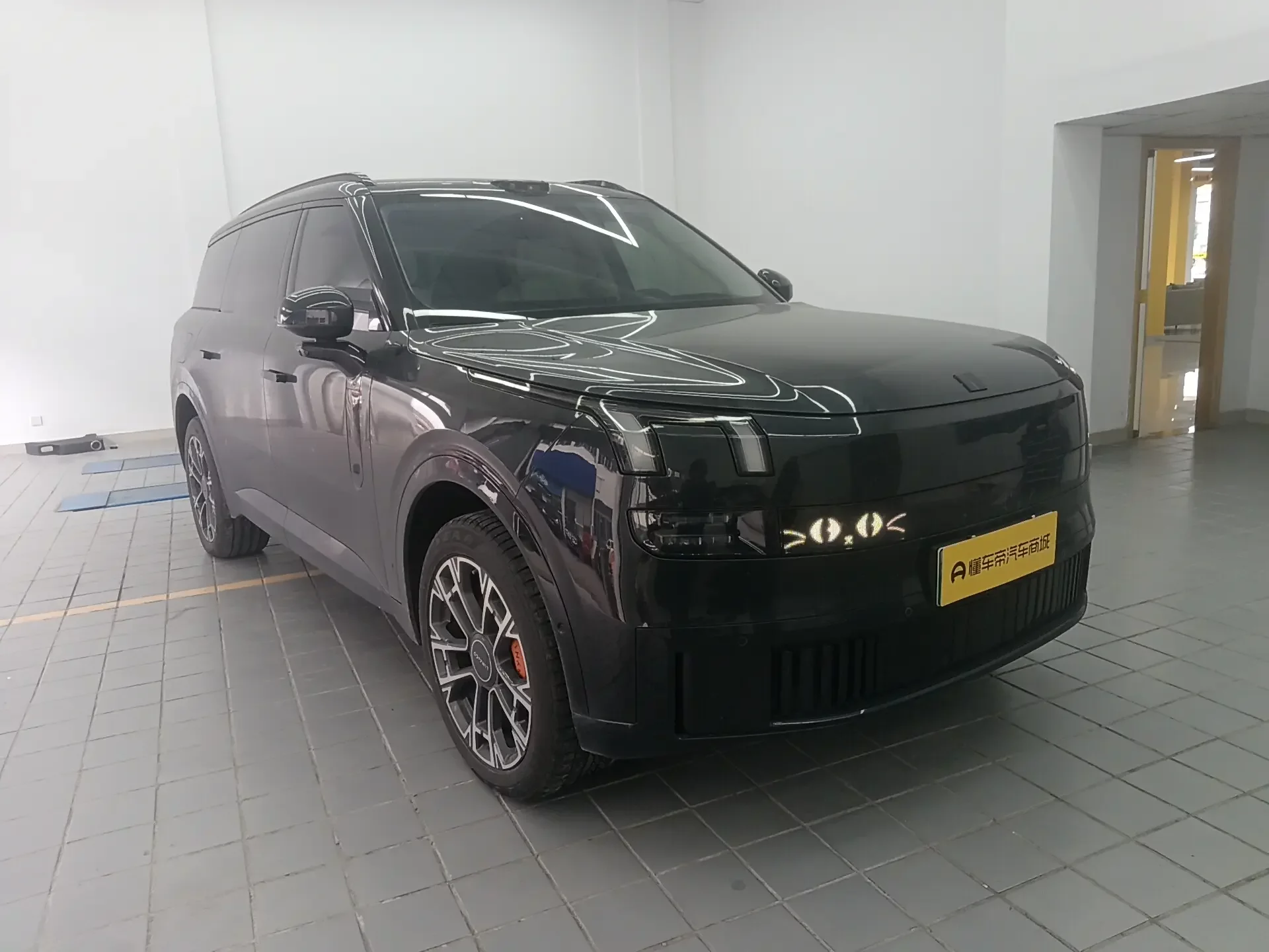 Lynk & Co 900