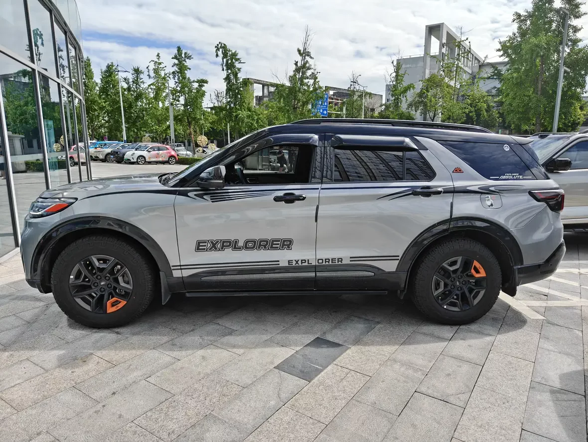 Ford Explorer