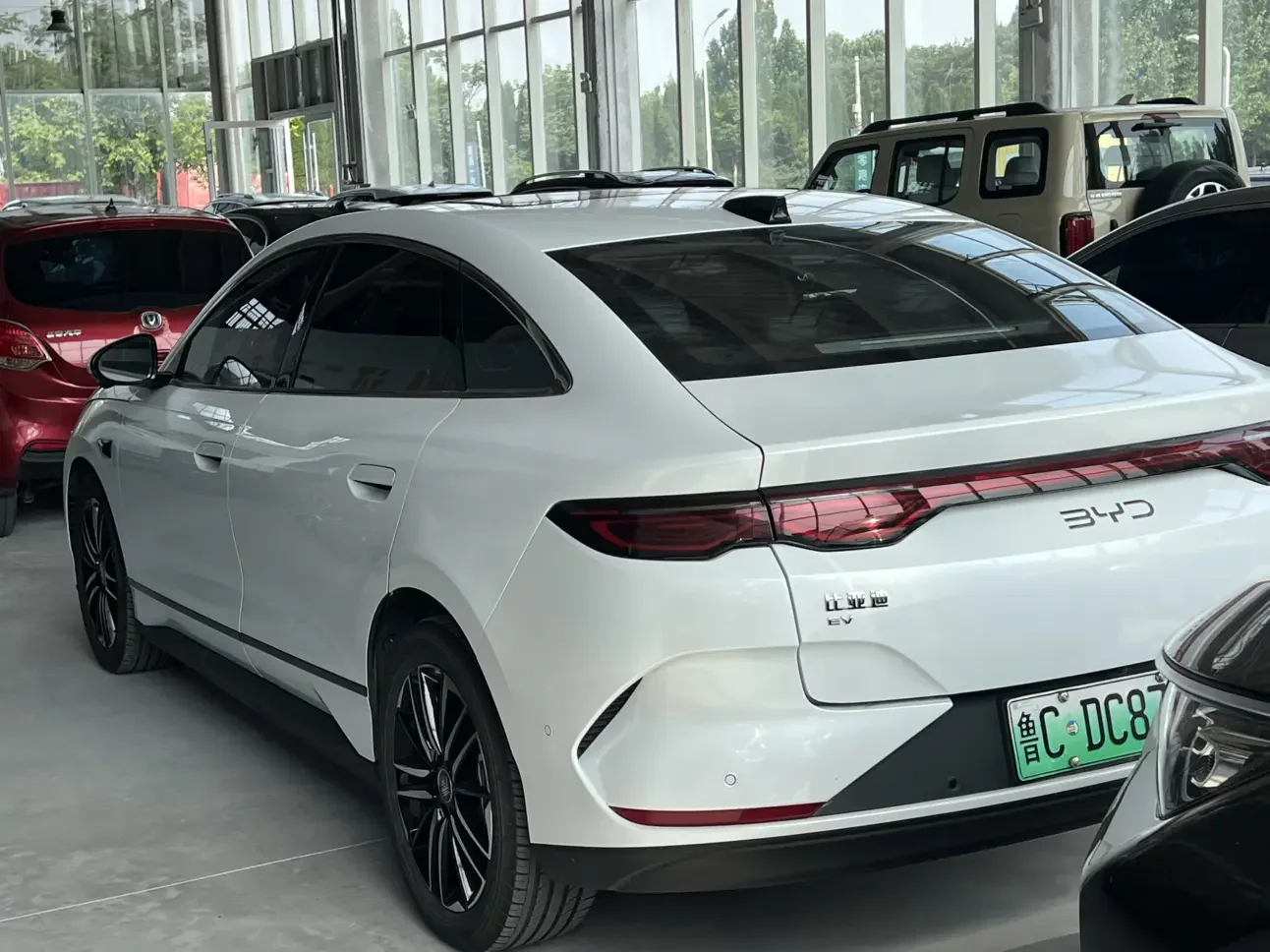 BYD Qin L EV