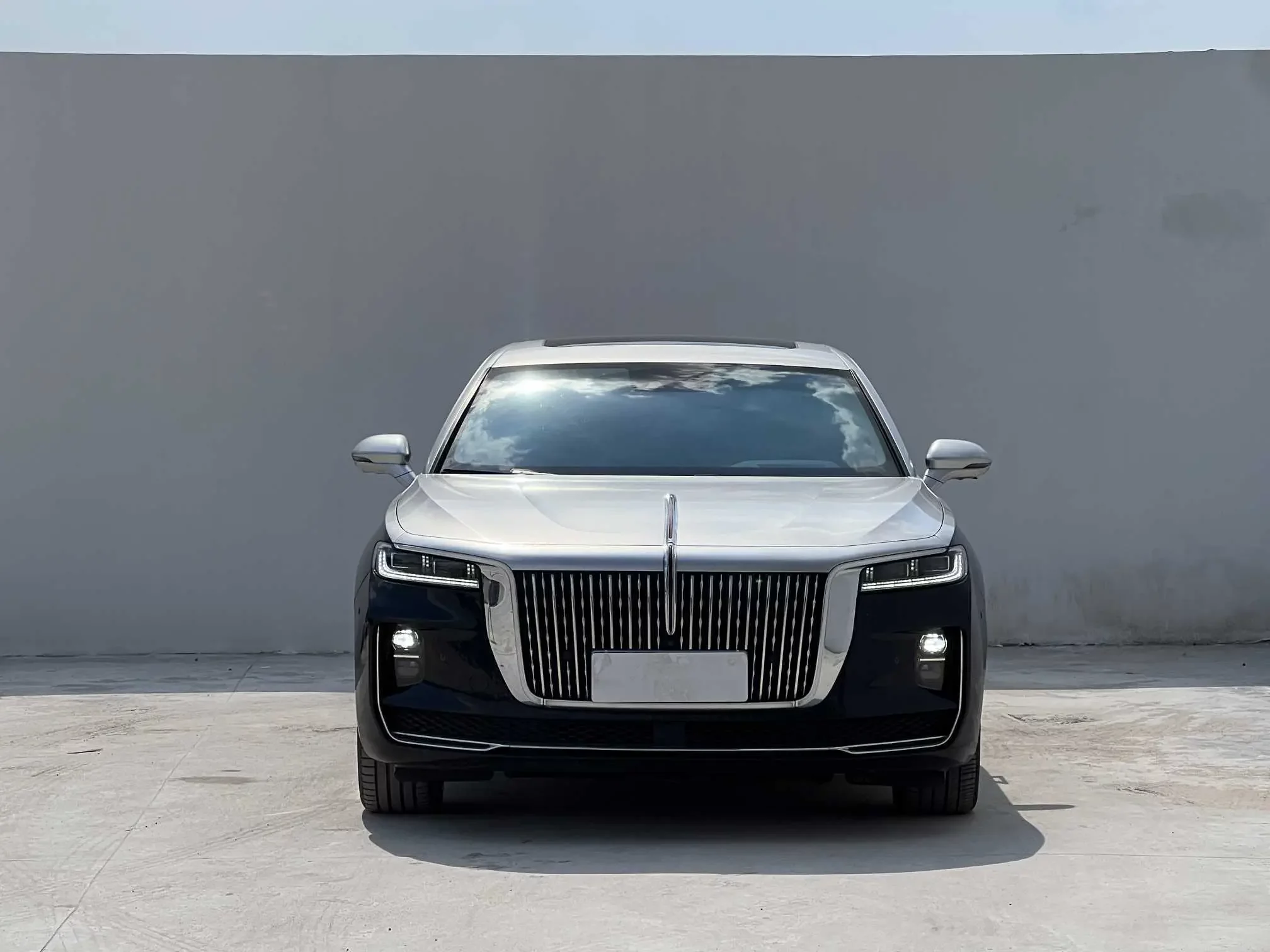 Hongqi H9  из Китая