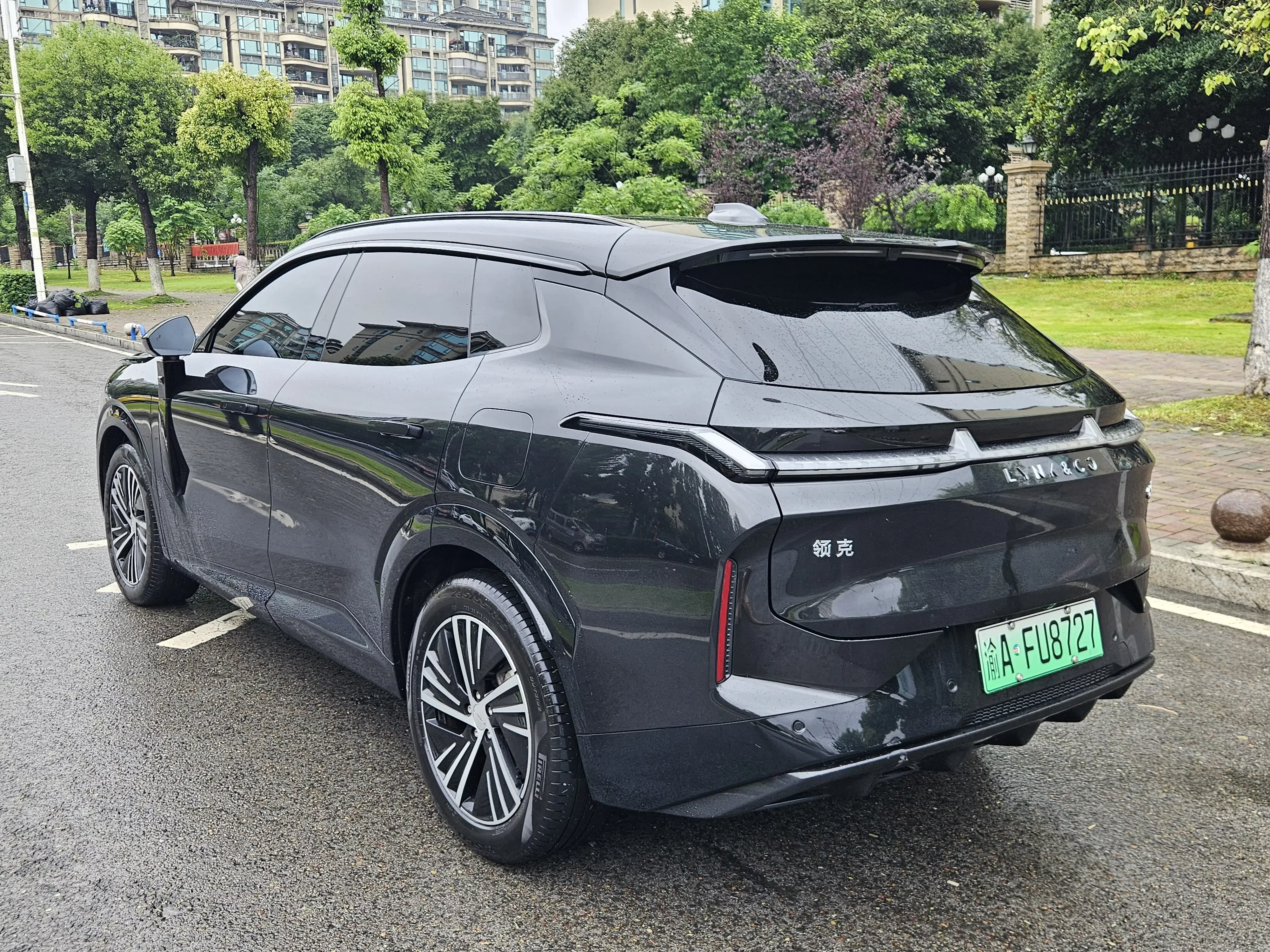 Lynk & Co 08 EM-P