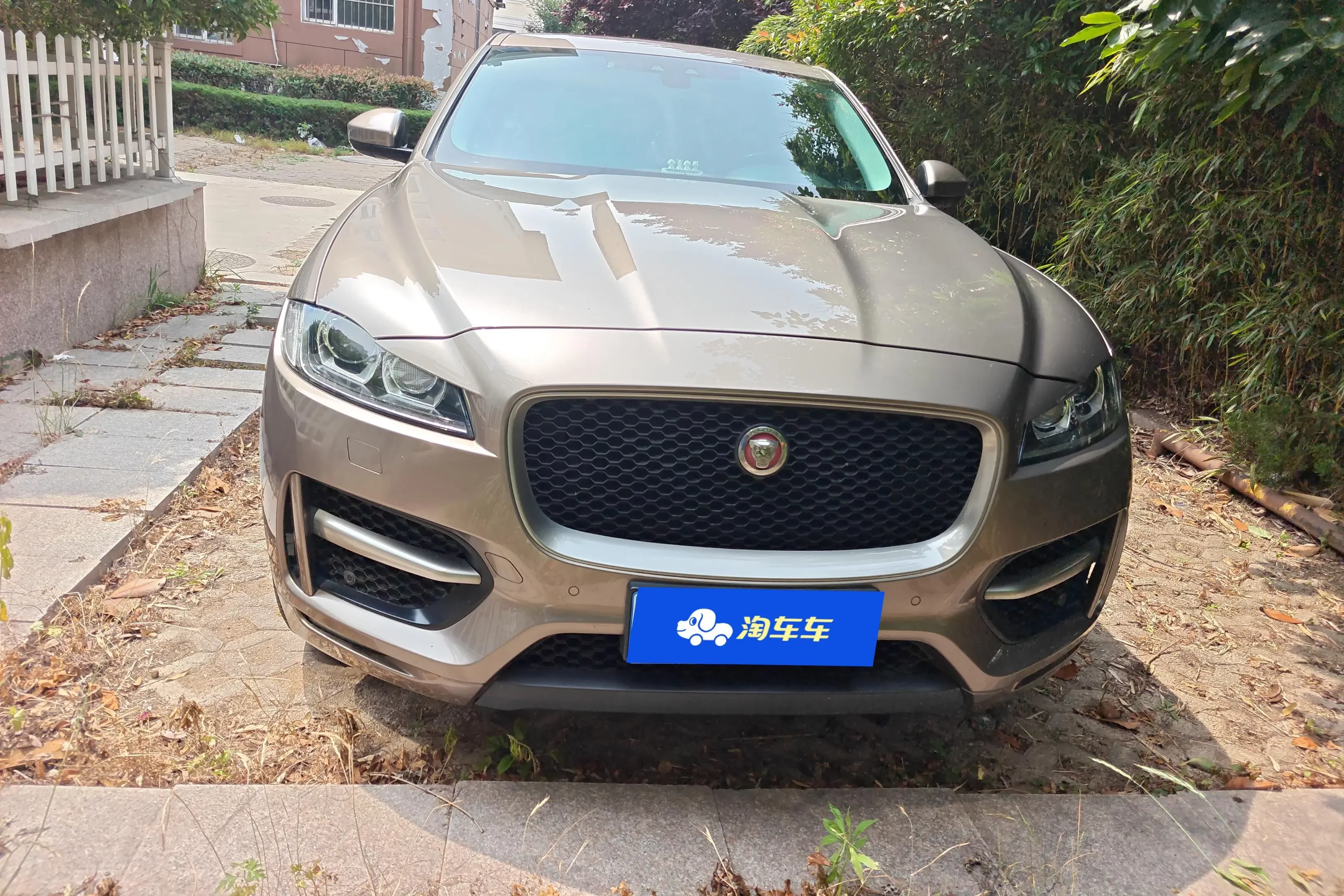 Jaguar F-PACE  из Китая
