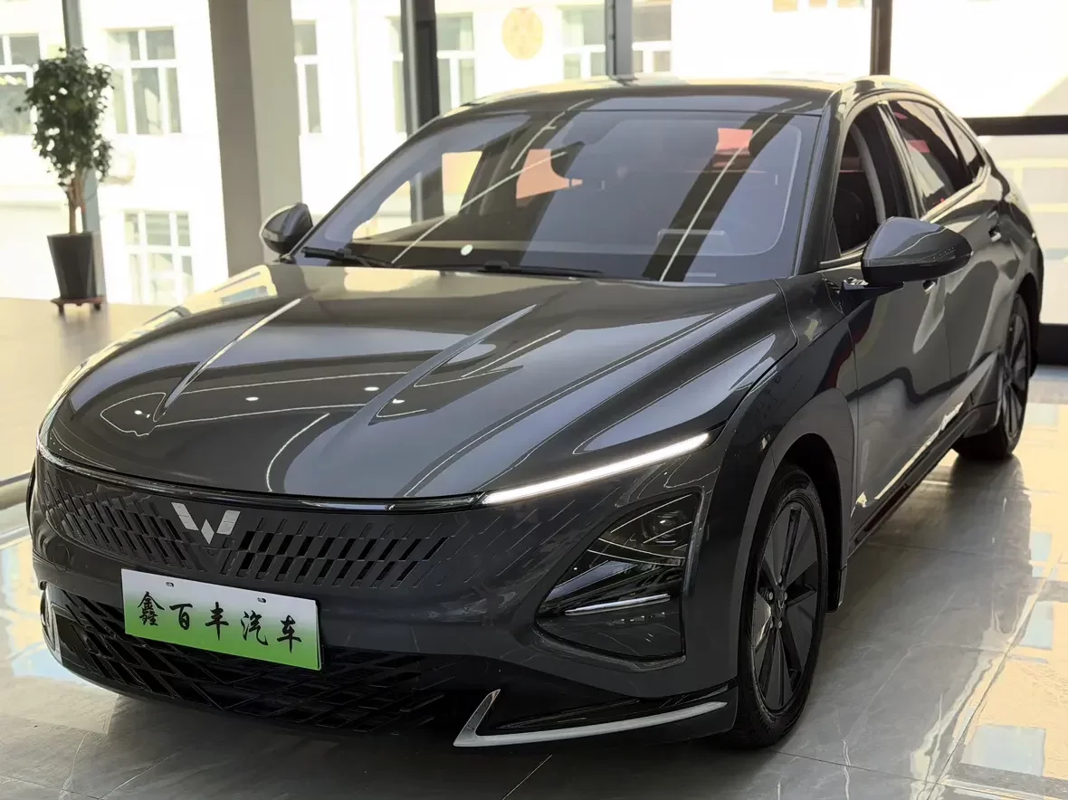 Wuling Starlight PHEV