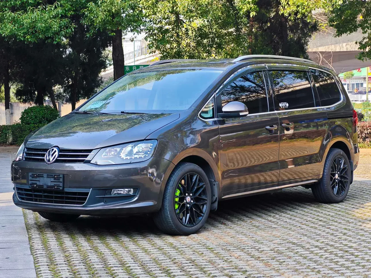 Volkswagen Sharon