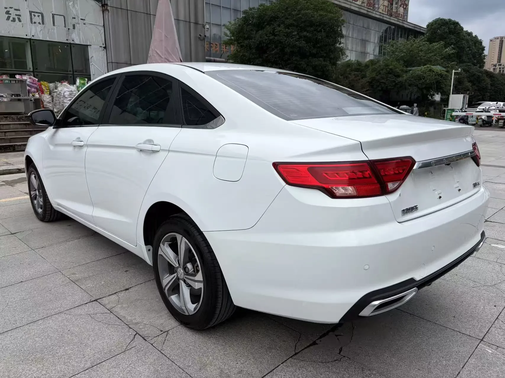 Geely Emgrand GL