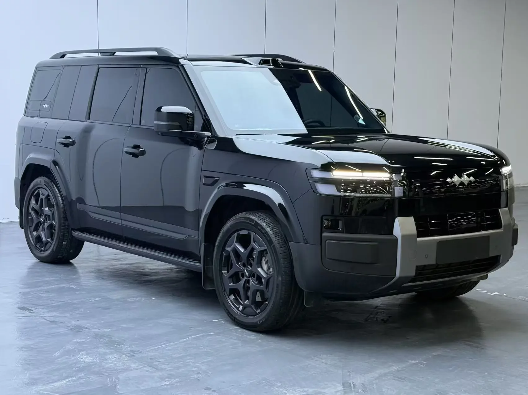 BYD Leopard Titanium 7 PHEV
