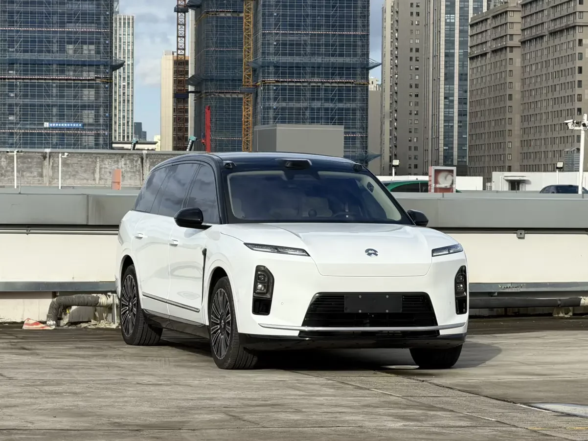 NIO ES8