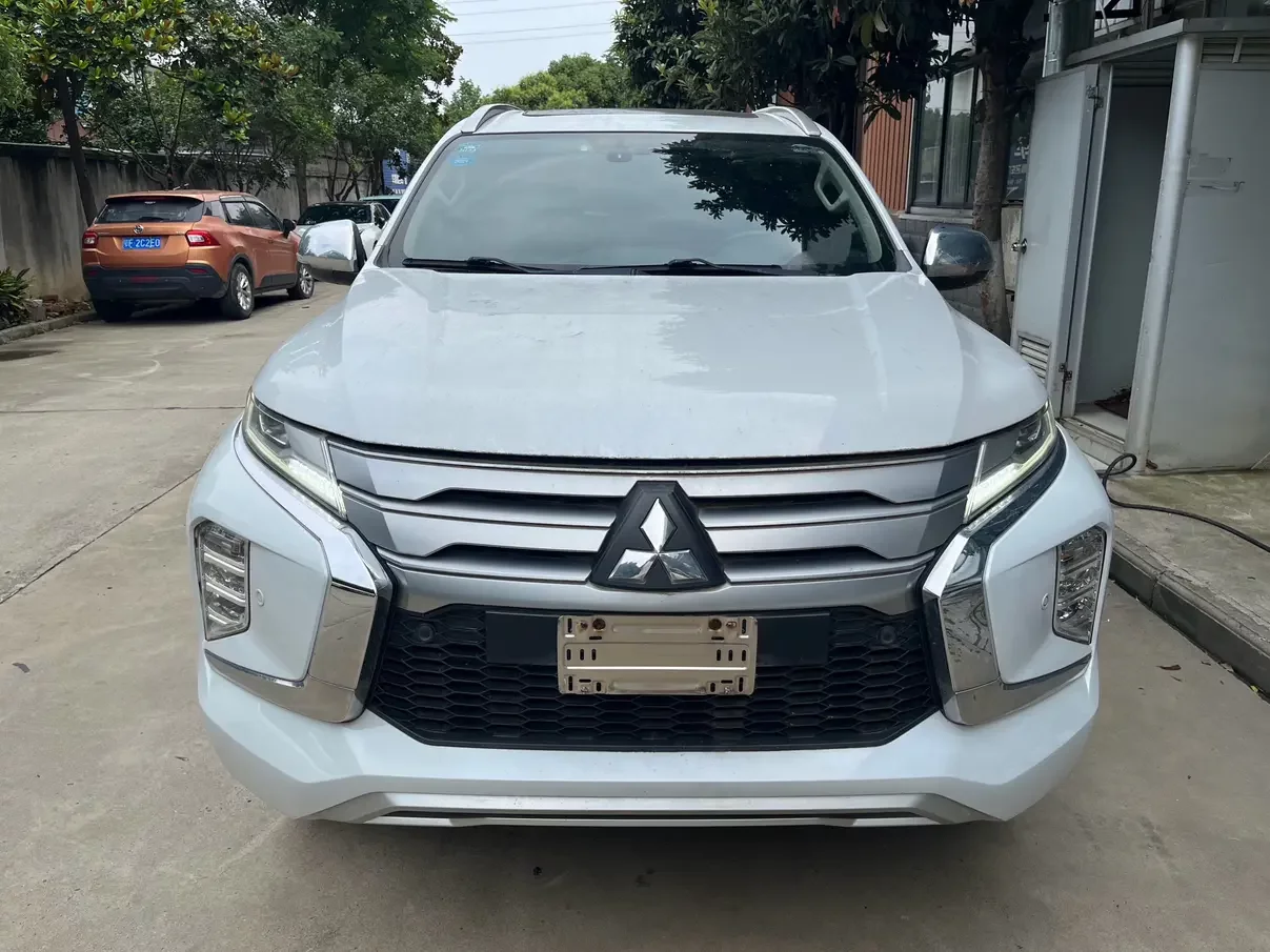 Mitsubishi Pajero Jinchang  из Китая