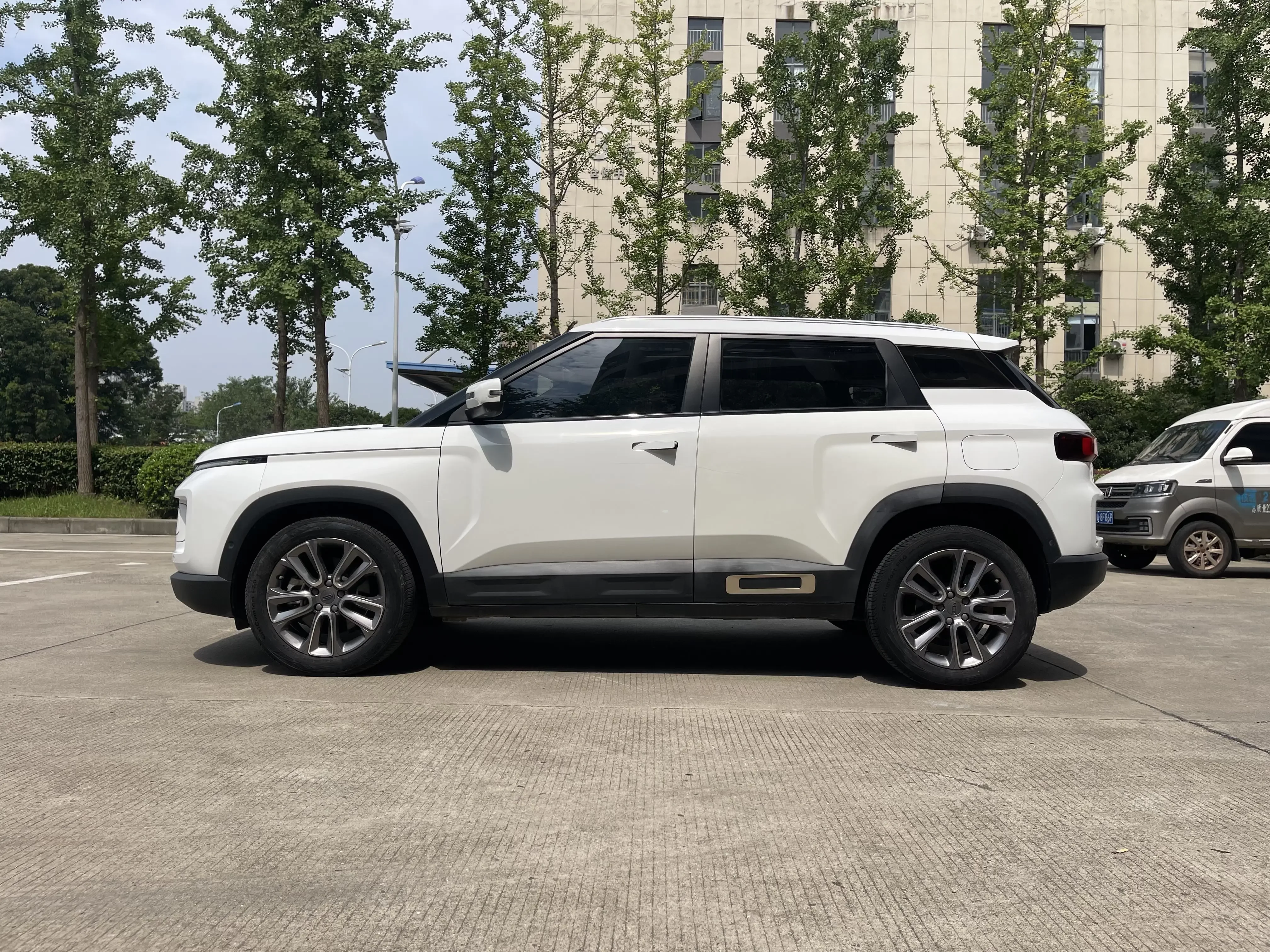 Geely ICON