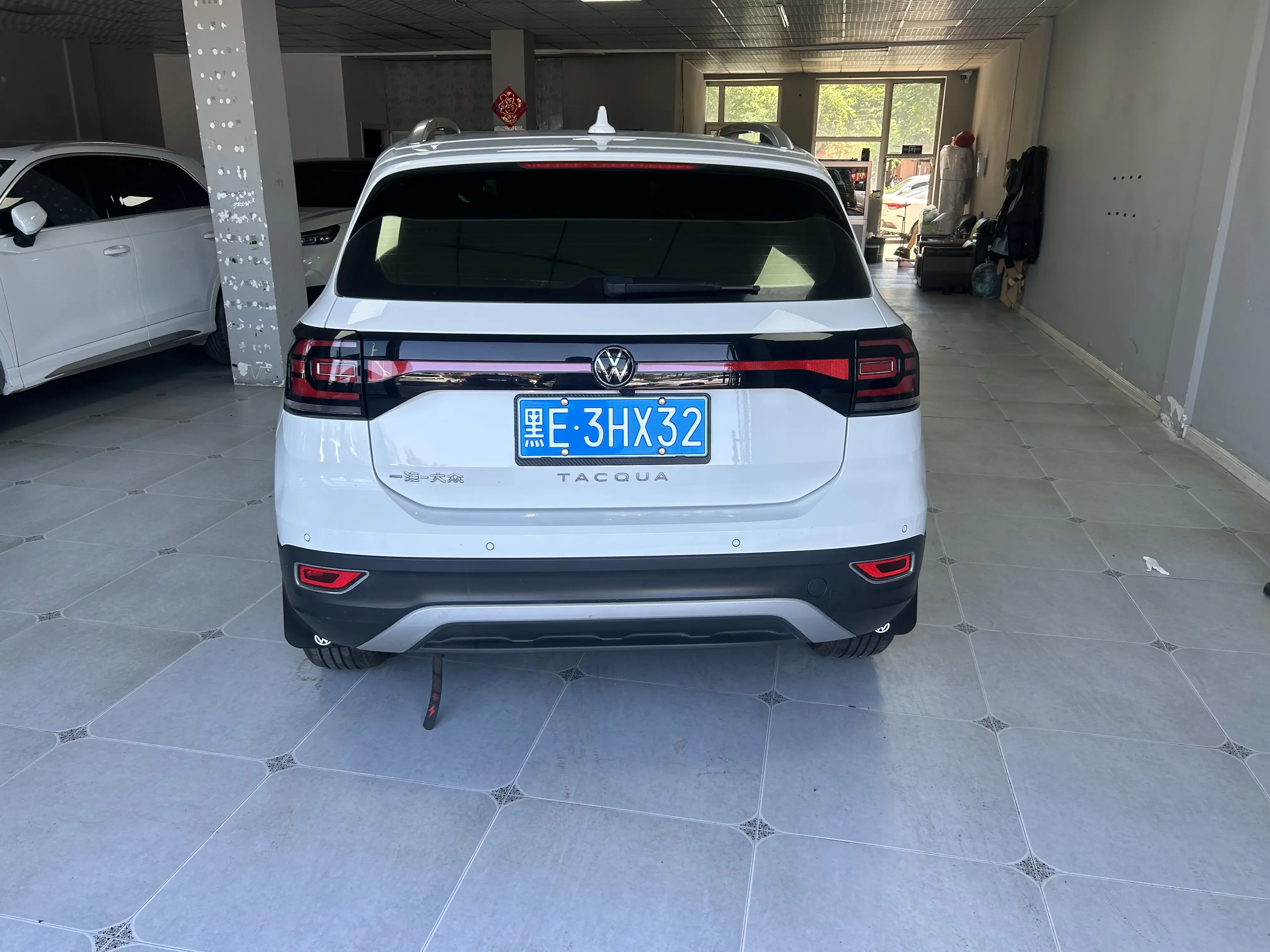 Volkswagen Explore the shadows