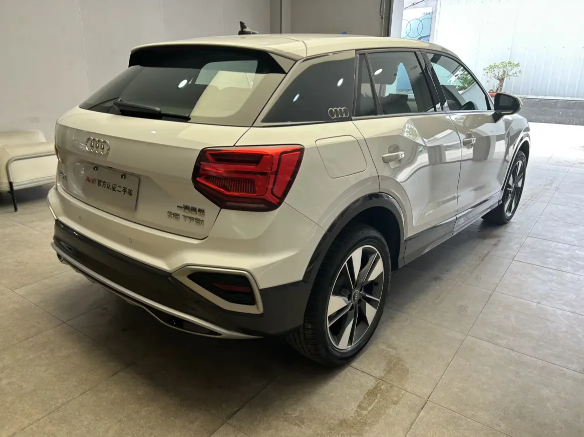 Audi Q2L