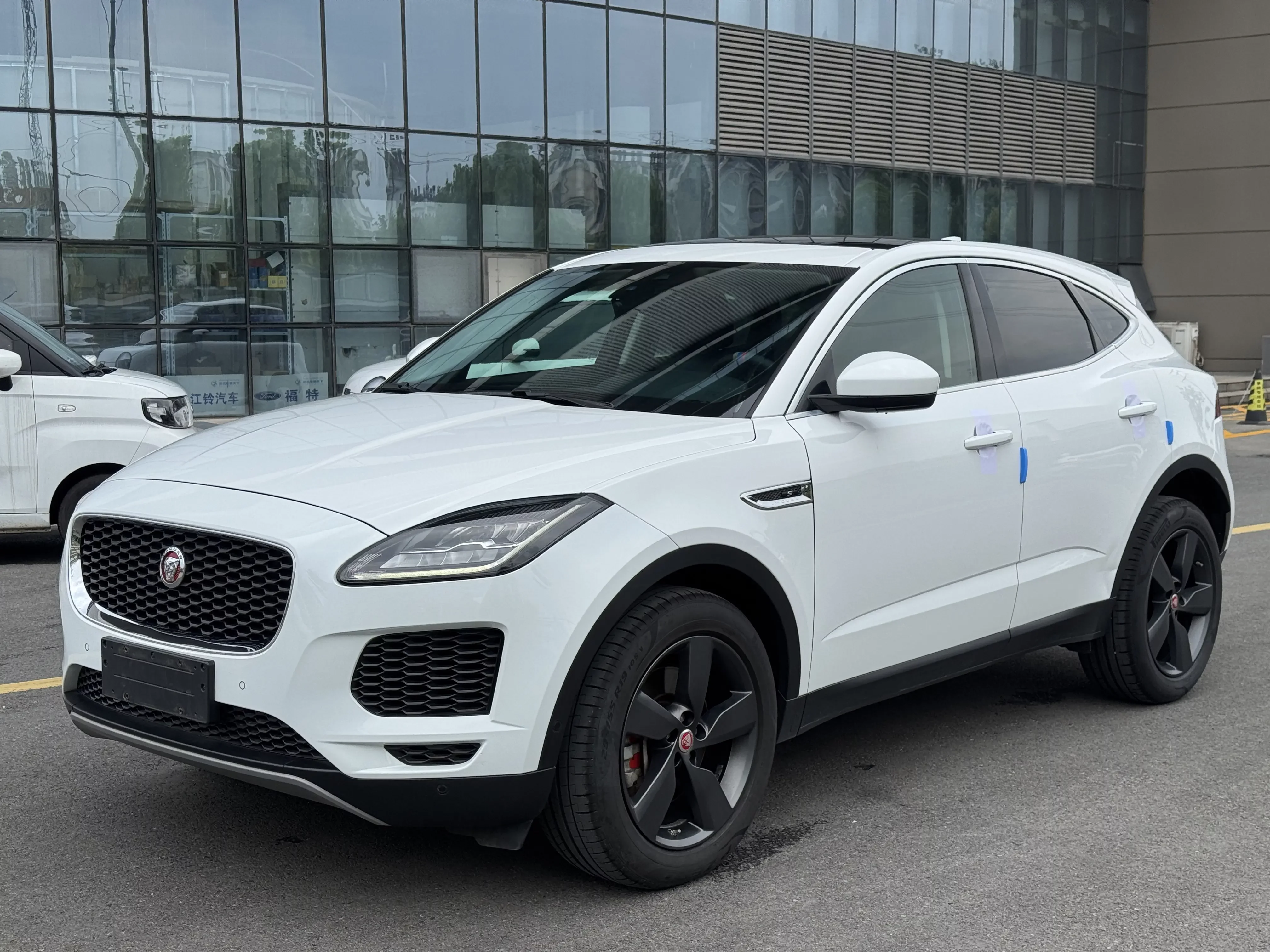 Jaguar E-PACE  из Китая
