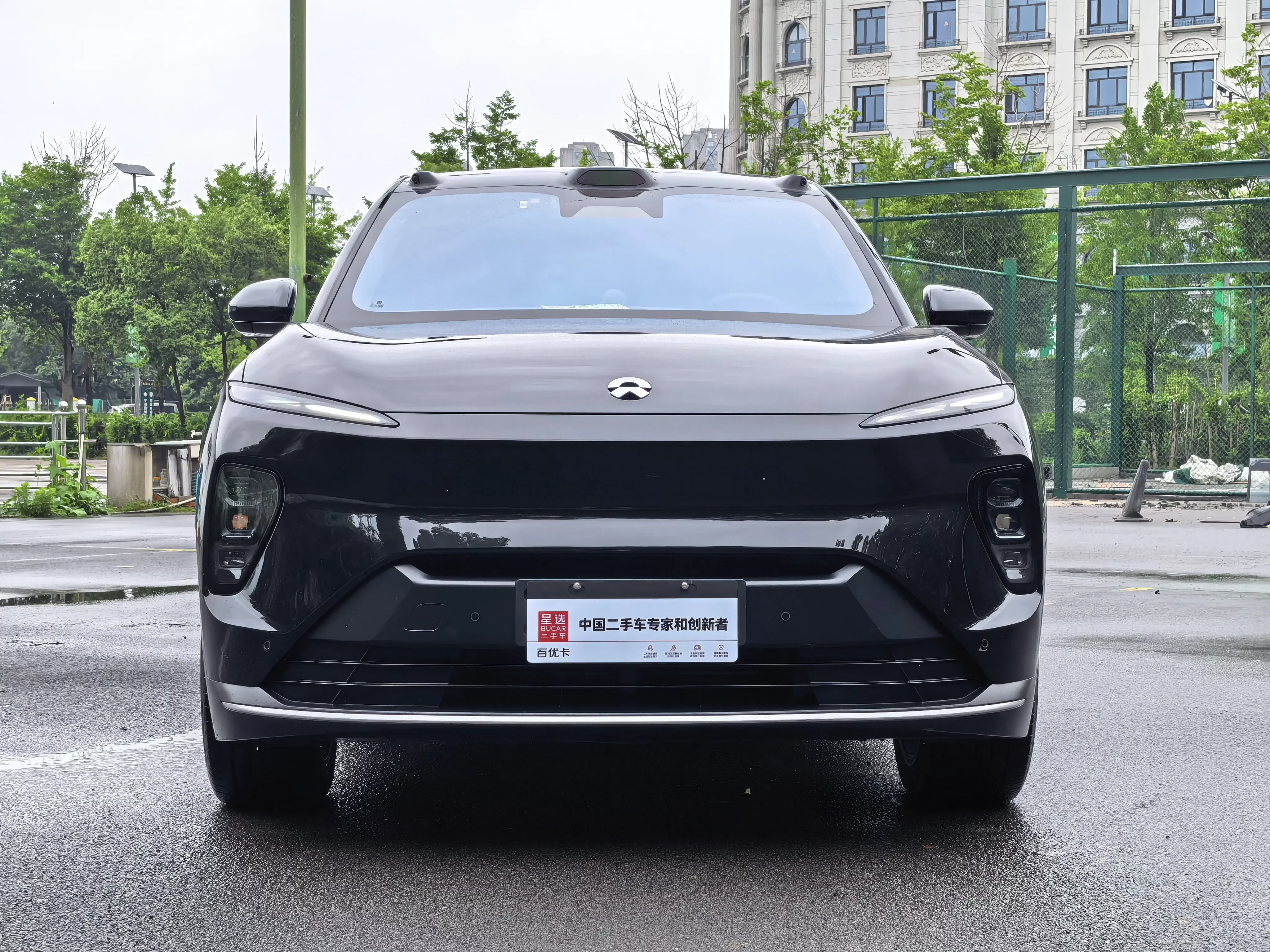 NIO ES8