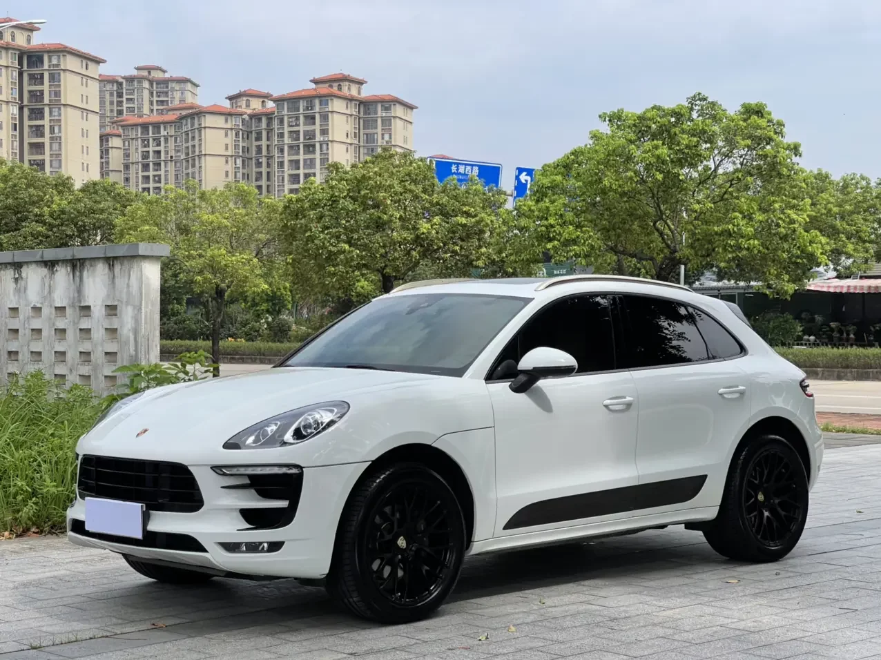 Porsche Macan  из Китая