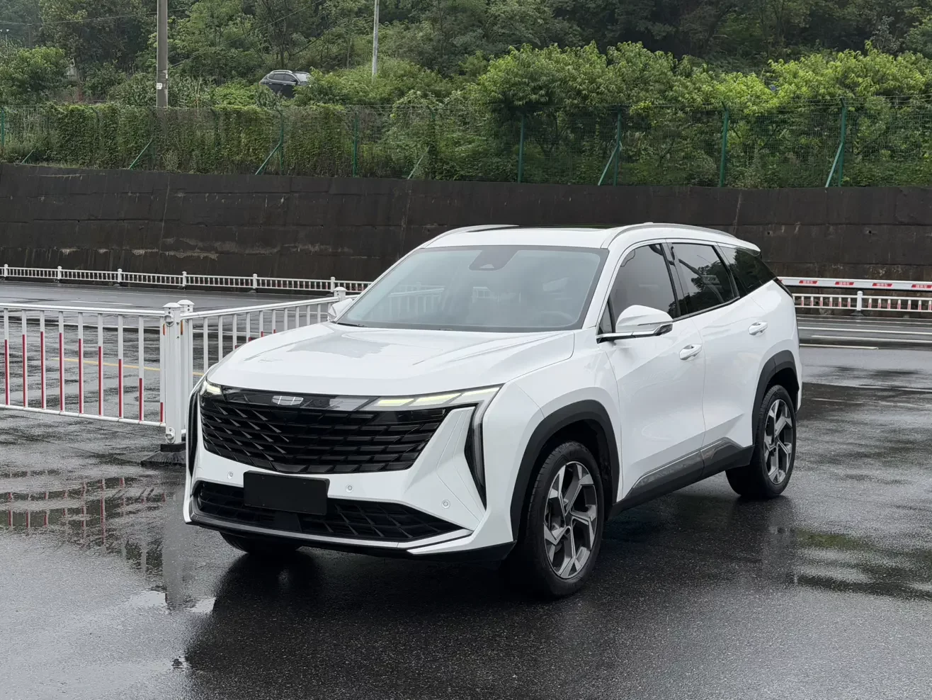 Geely Atlas L