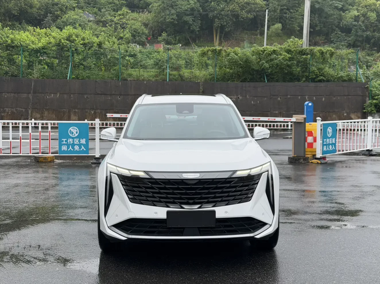 Geely Atlas L