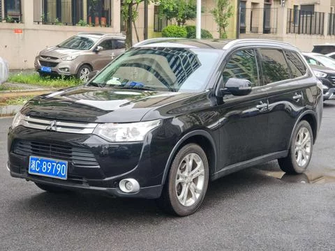Mitsubishi Outlander  из Китая