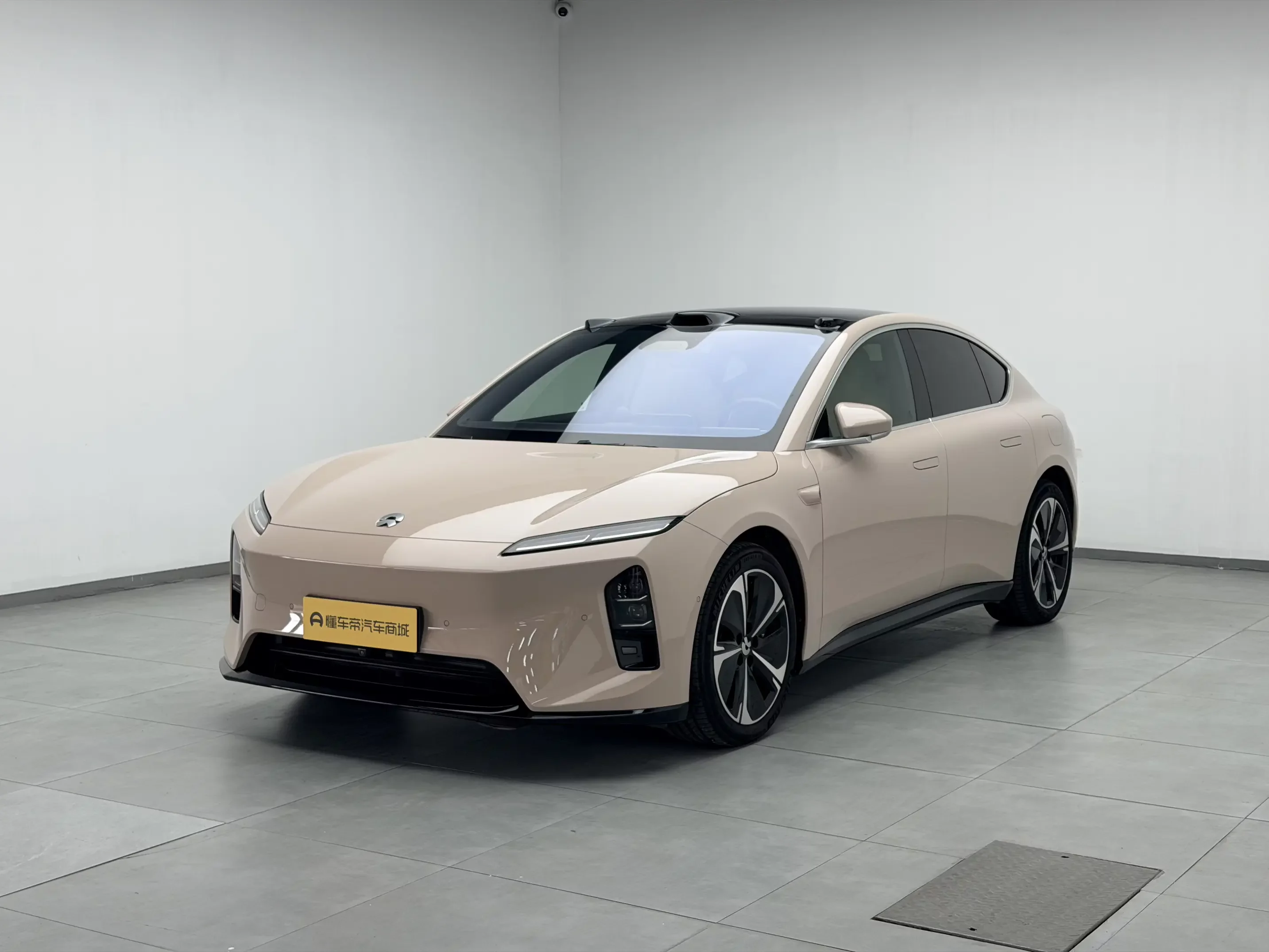NIO ET5  из Китая