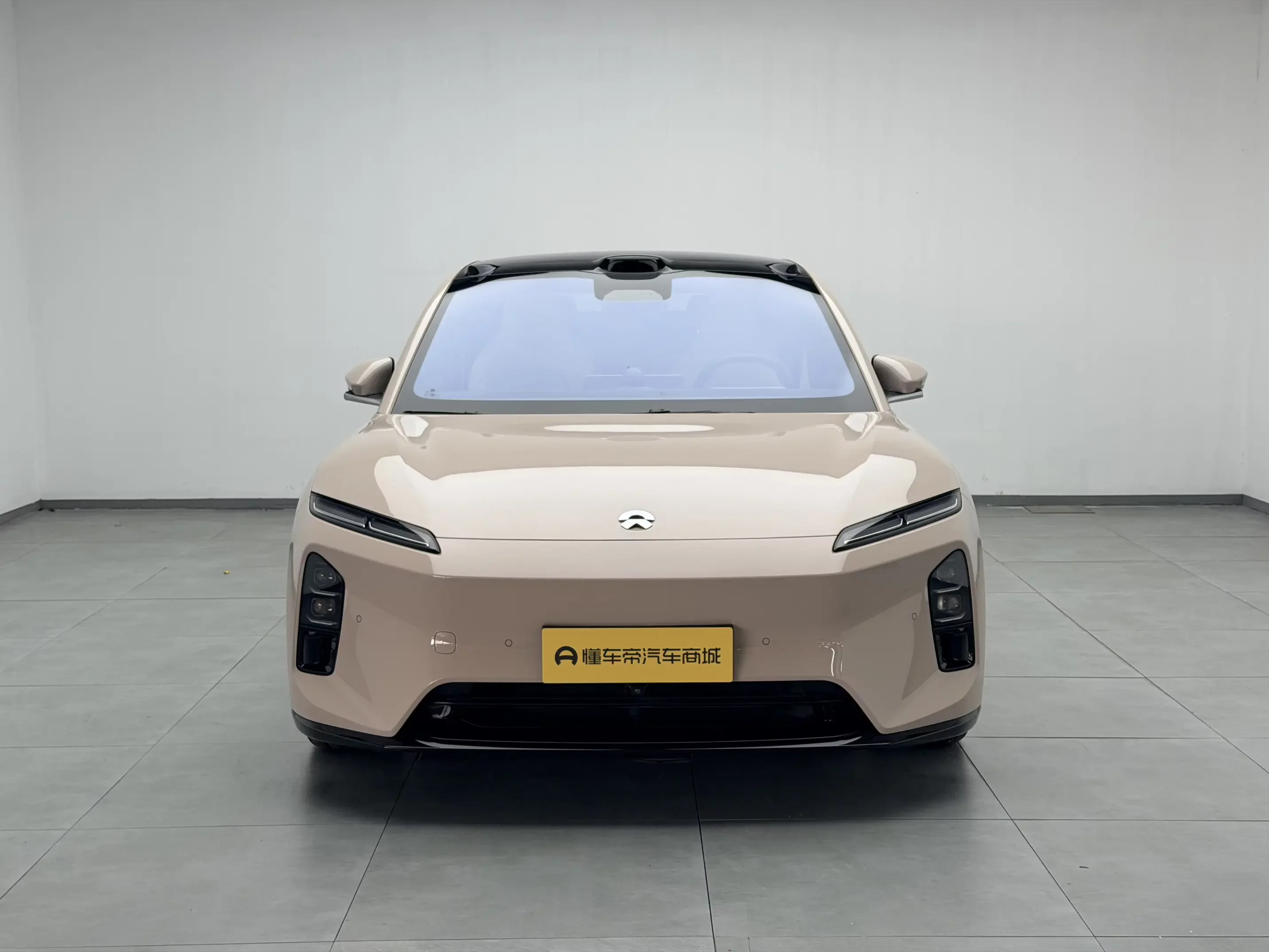 NIO ET5  из Китая