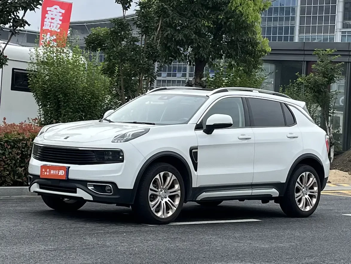 Lynk & Co 01