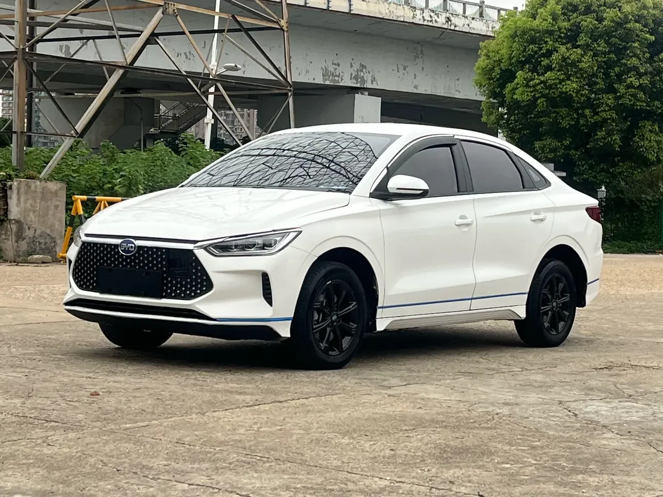 BYD e3  из Китая